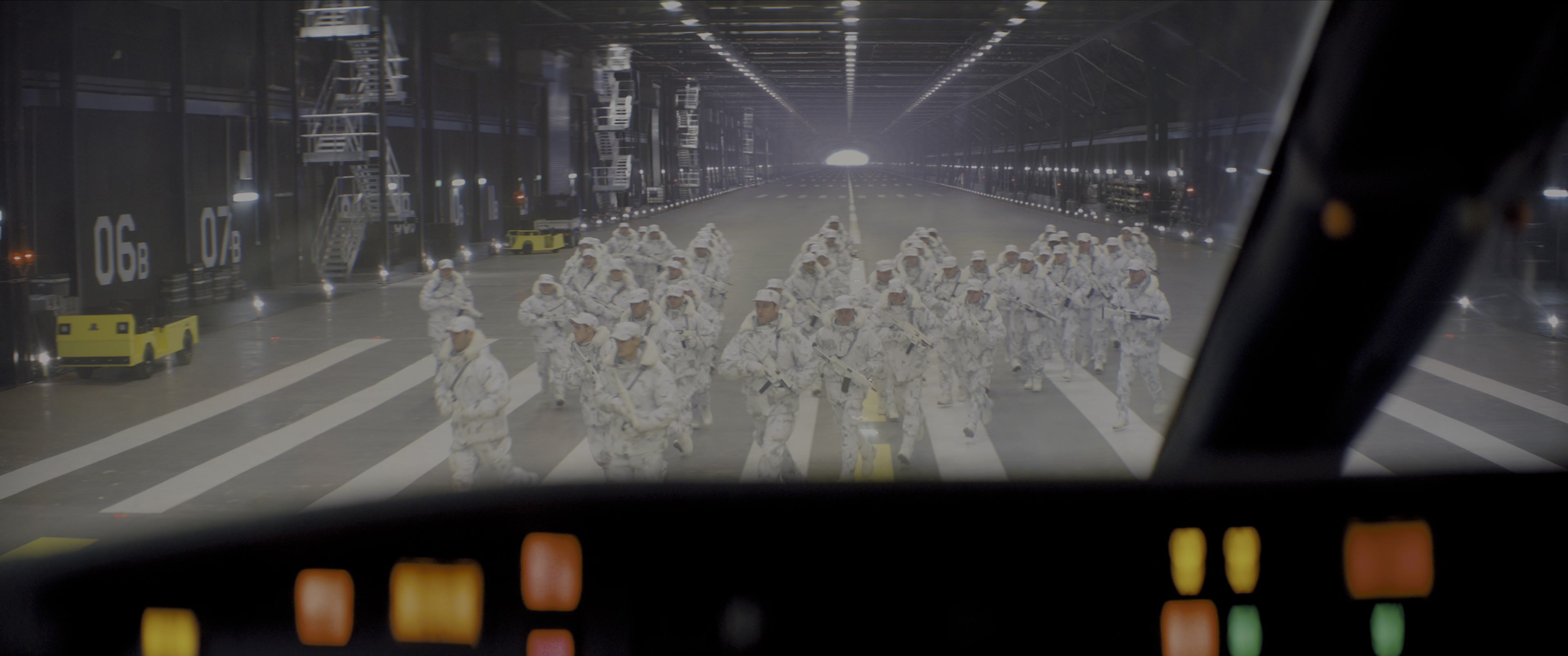Kingsman: The Secret Service (2015), wide, 2.39:1 — film still