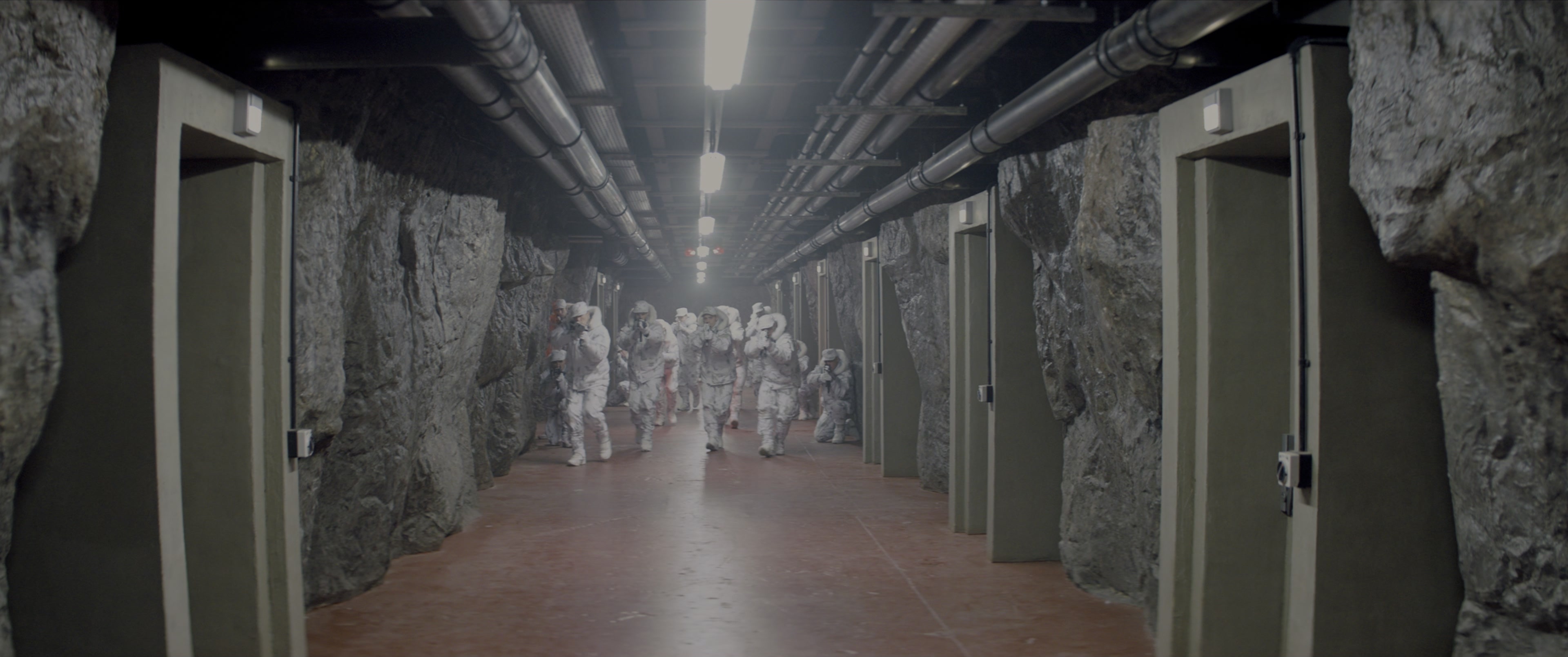 Kingsman: The Secret Service (2015), wide, 2.39:1 — film still