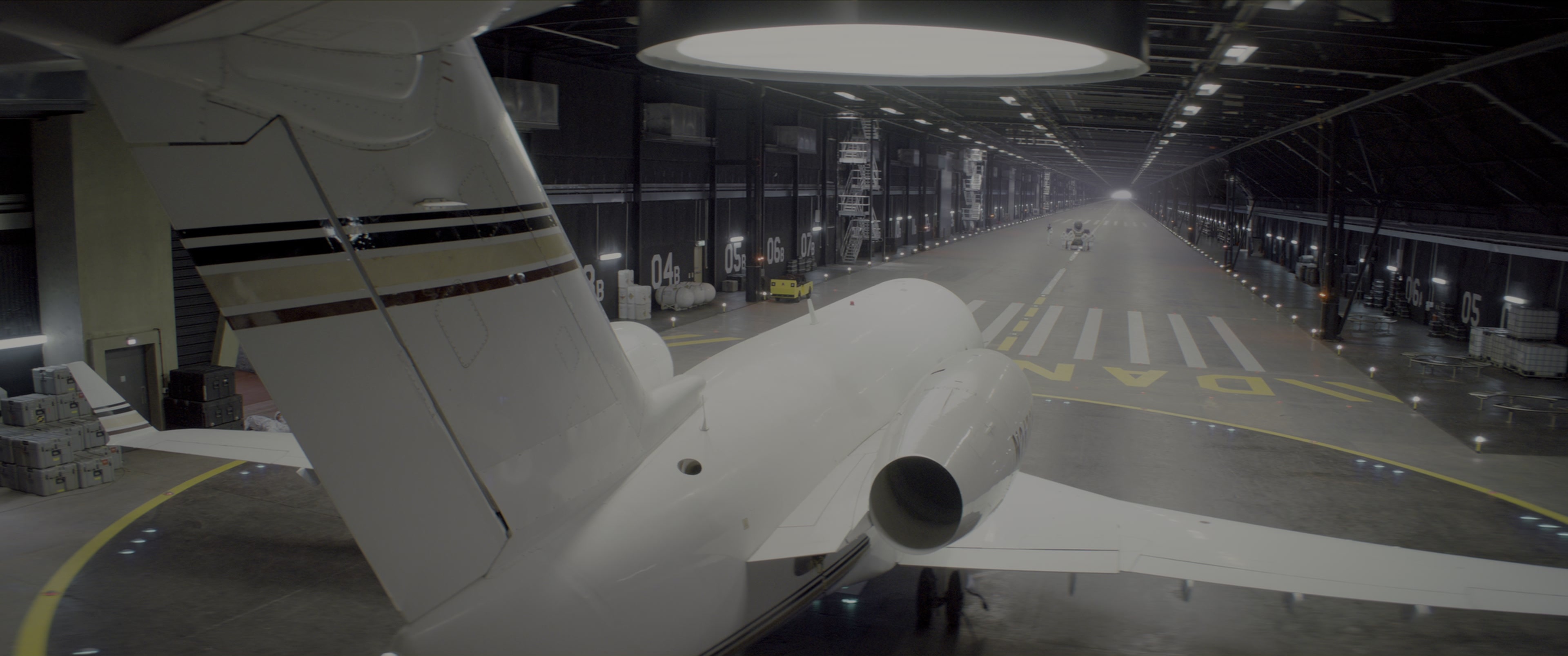 Kingsman: The Secret Service (2015), wide, 2.39:1 — film still