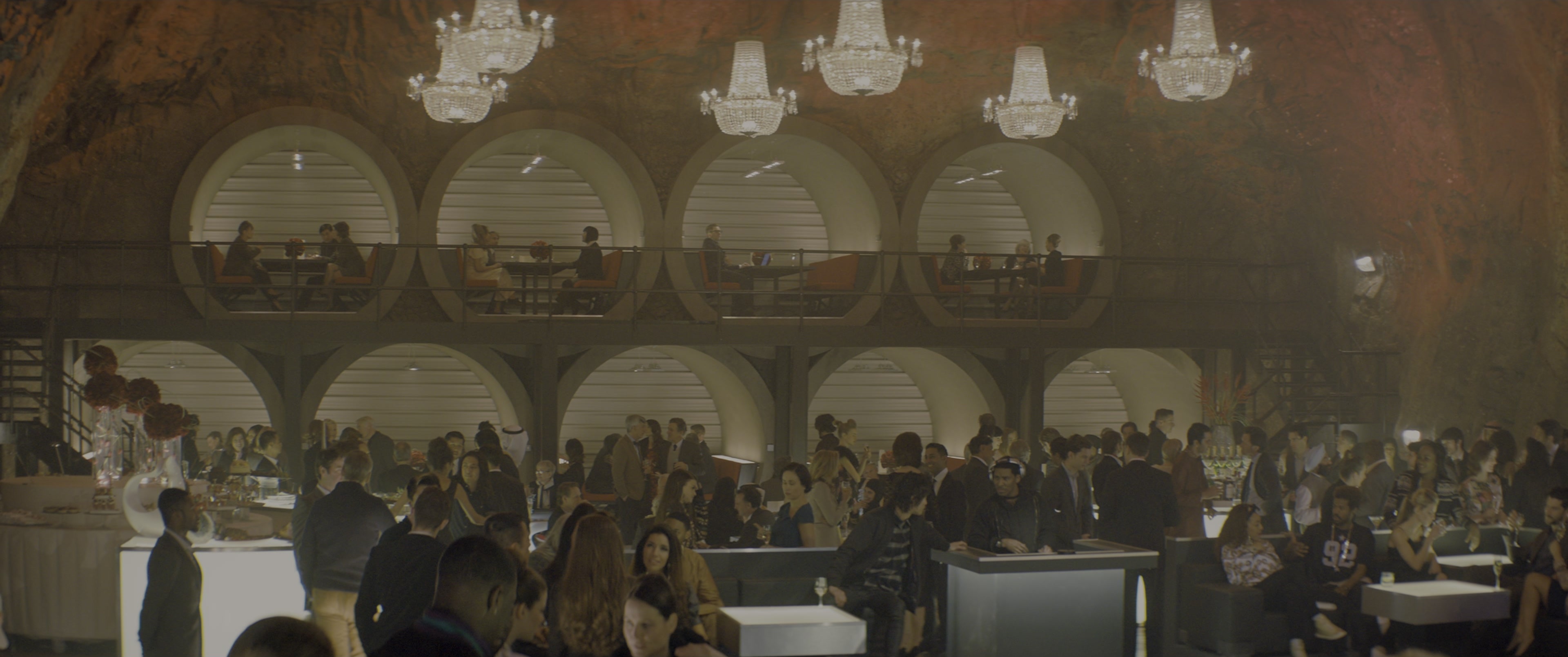 Kingsman: The Secret Service (2015), wide, 2.39:1 — film still