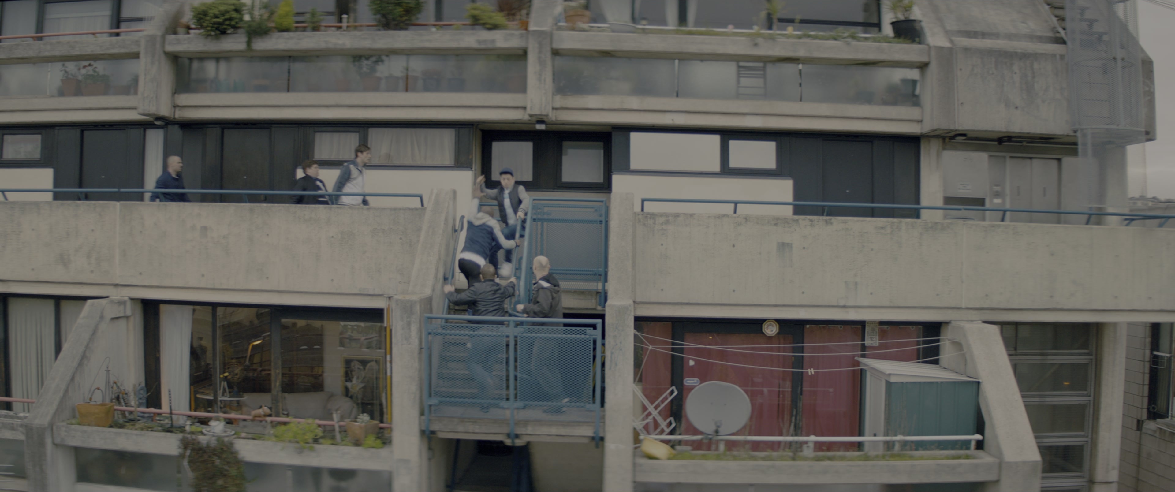 Kingsman: The Secret Service (2015), wide, 2.39:1 — film still