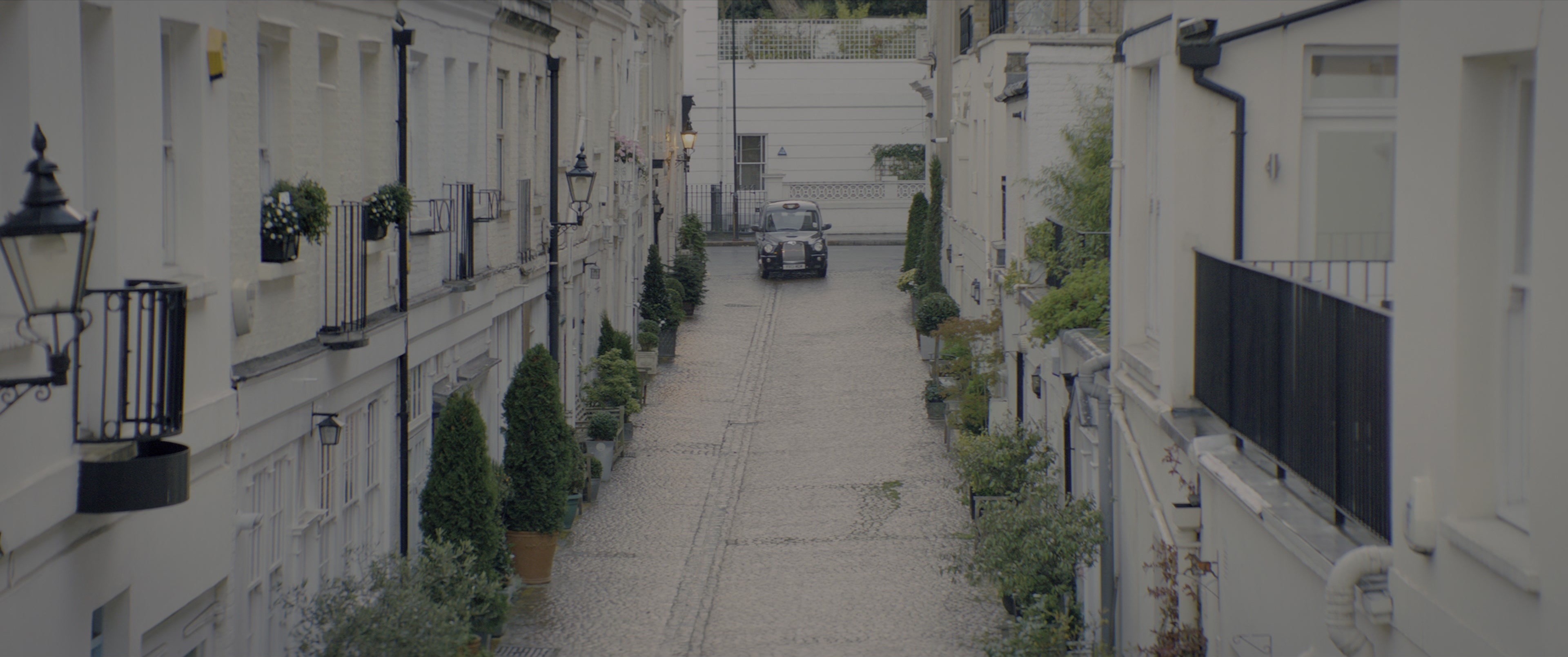 Kingsman: The Secret Service (2015), wide, 2.39:1 — film still