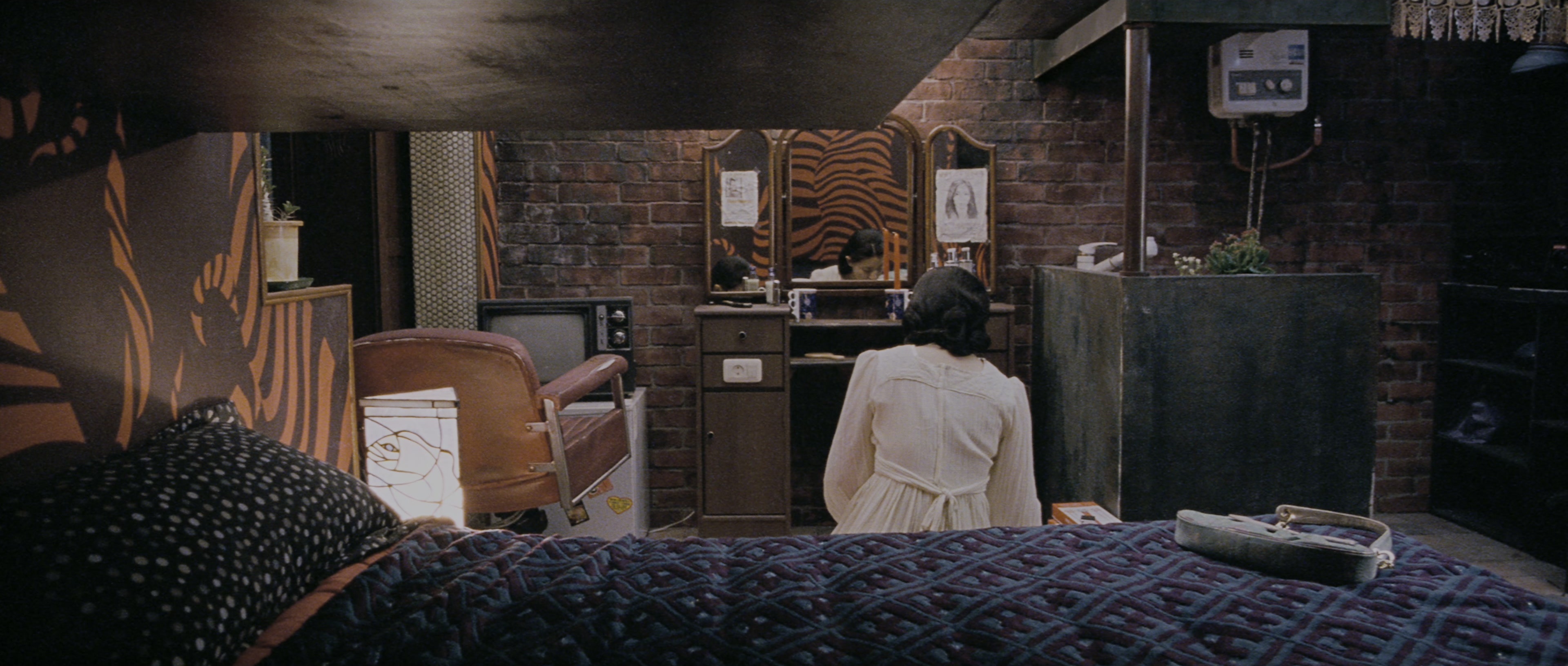 Chinjeolhan Geumjassi (2005), wide, 2.35:1 — film still