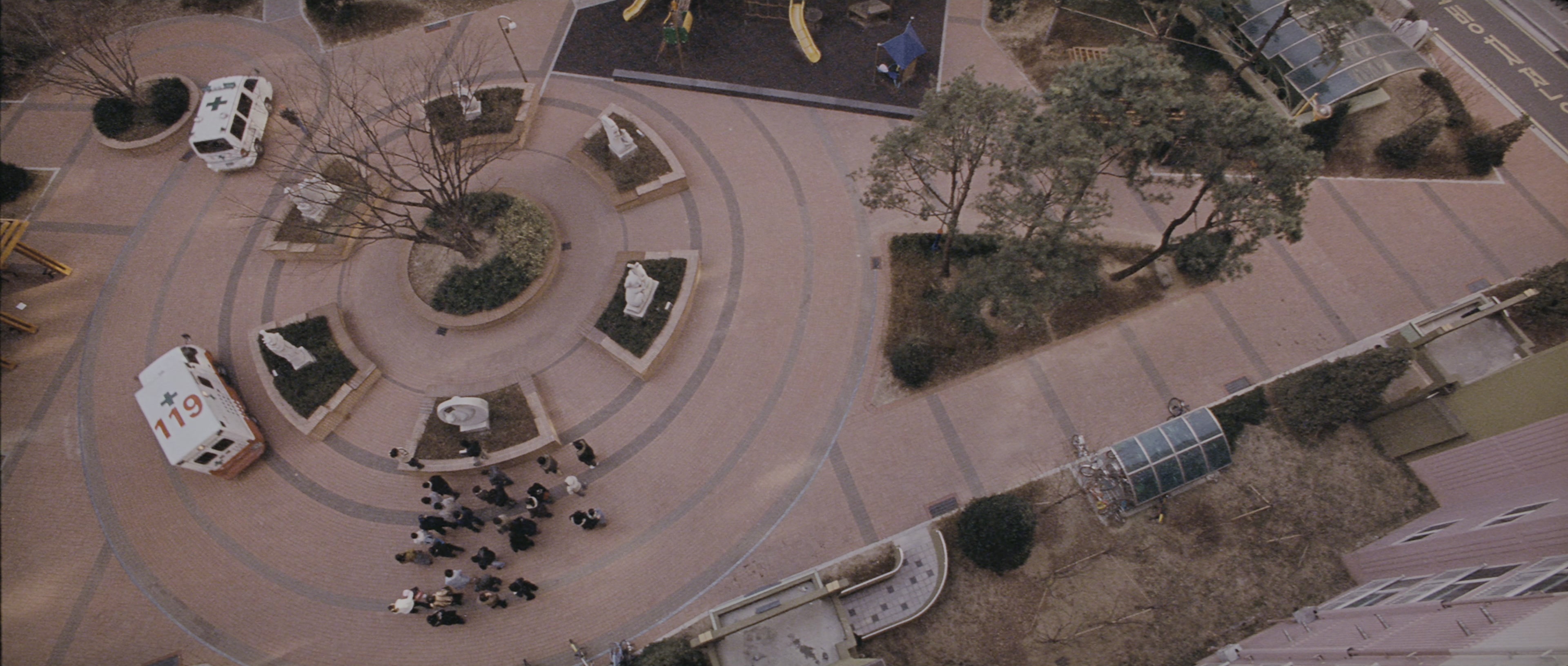 Chinjeolhan Geumjassi (2005), close, 2.35:1 — film still