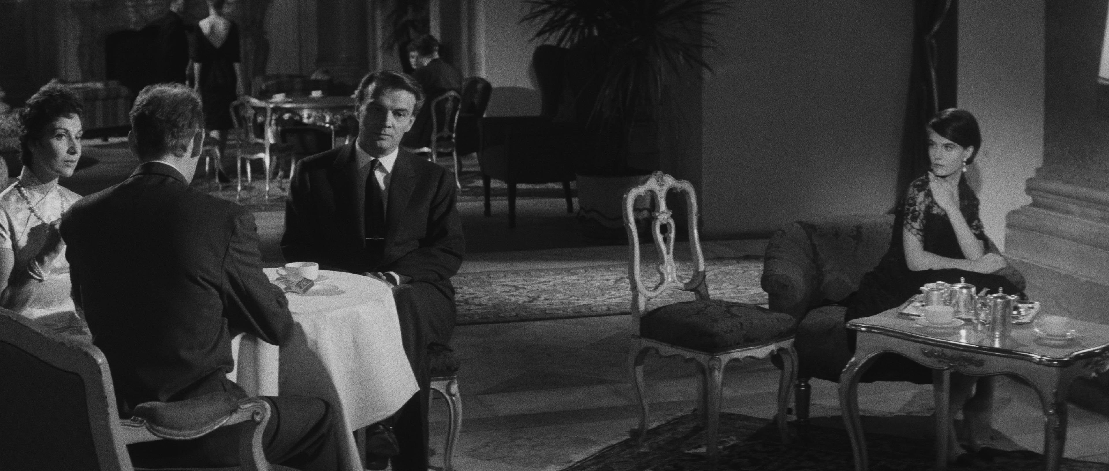 L'année dernière à Marienbad (1961), wide, 2.35:1 — film still