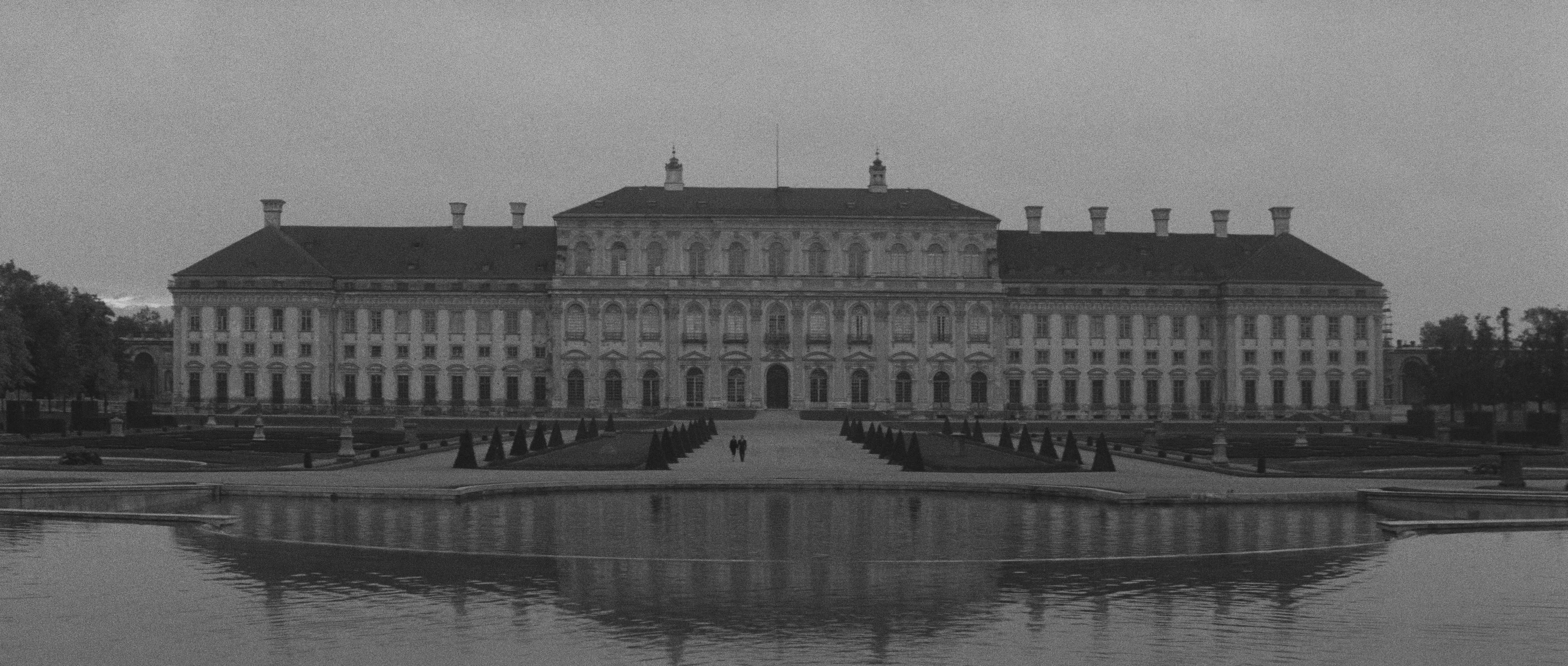 L'année dernière à Marienbad (1961), wide, 2.35:1 — film still