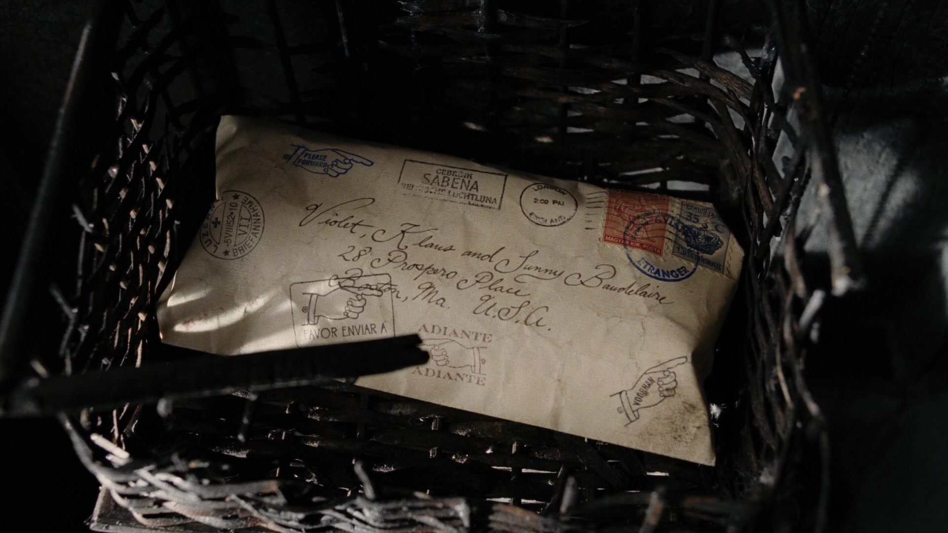A Series of Unfortunate Events (2004), wide, 1.78:1 — film still