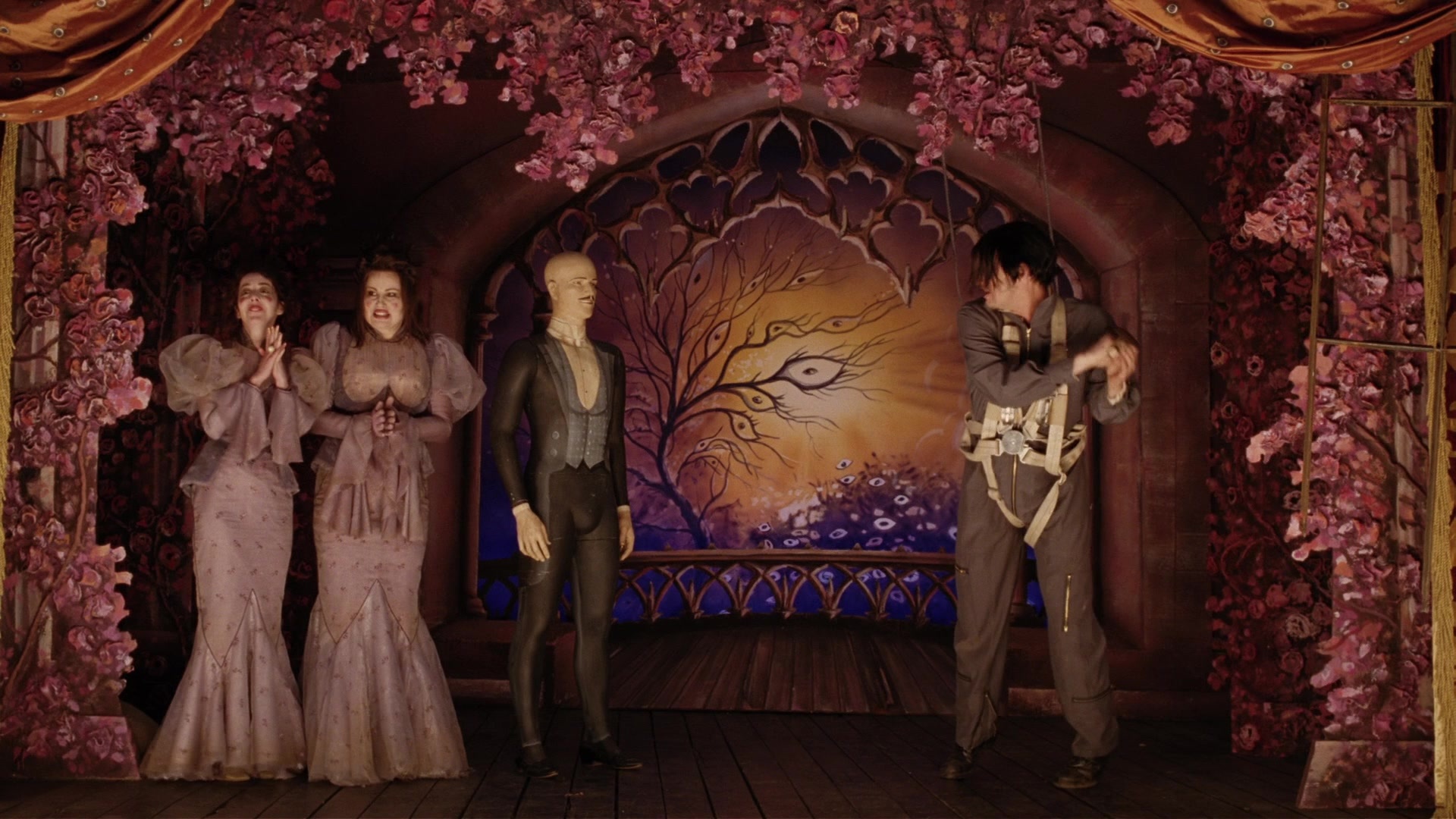 A Series of Unfortunate Events (2004), wide, 1.78:1 — film still
