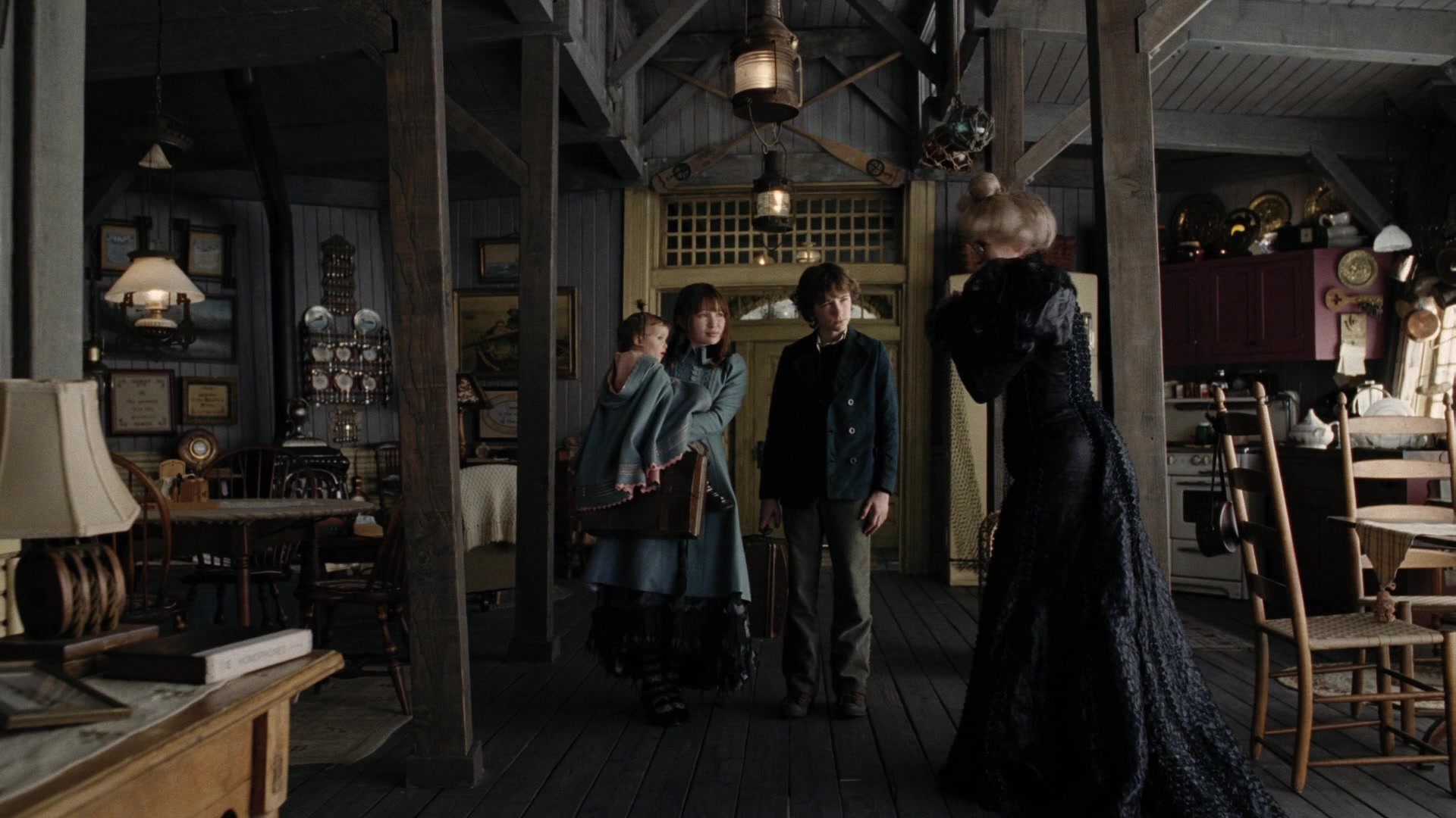 A Series of Unfortunate Events (2004), wide, 1.78:1 — film still