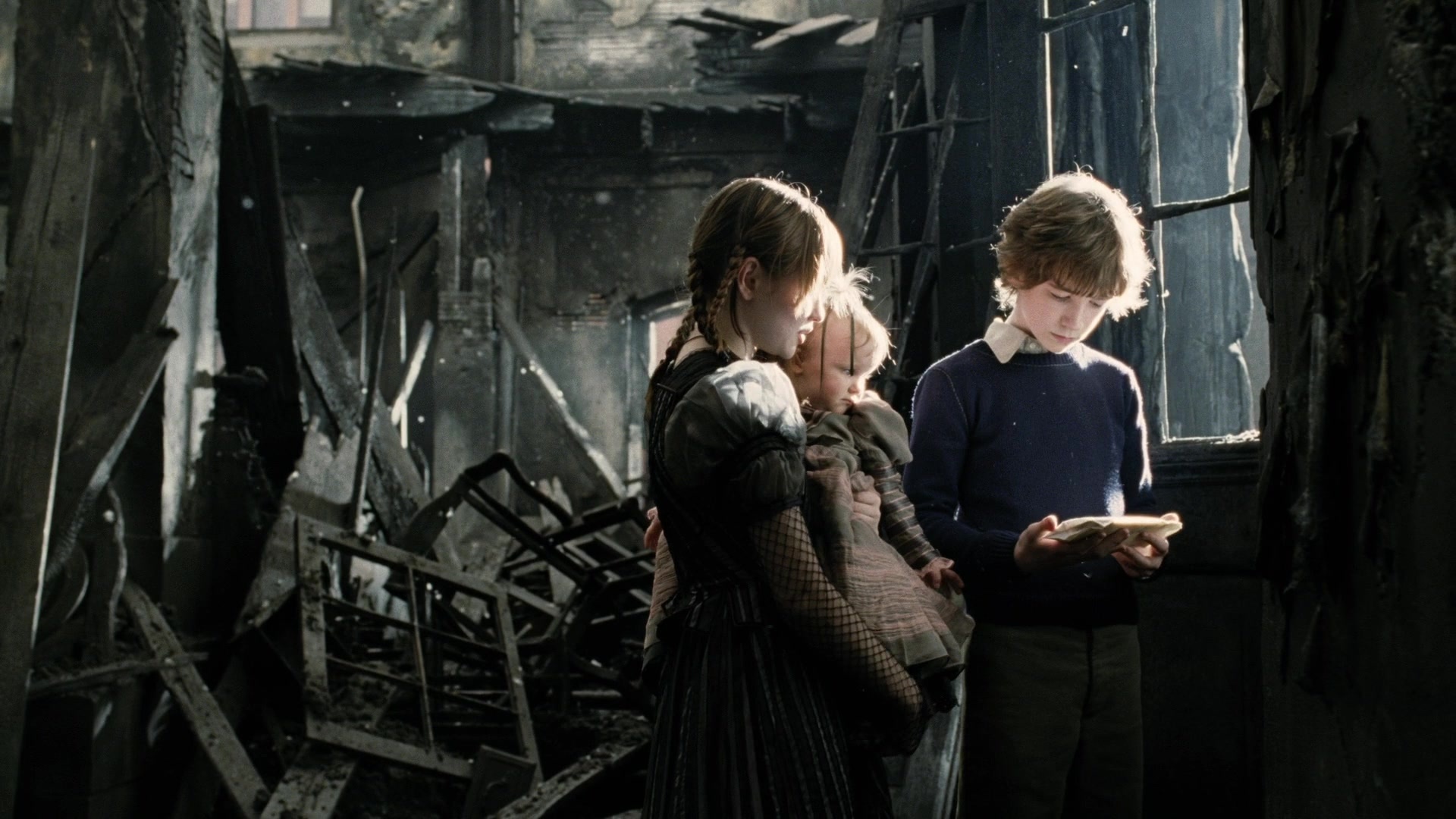 A Series of Unfortunate Events (2004), wide, 1.78:1 — film still