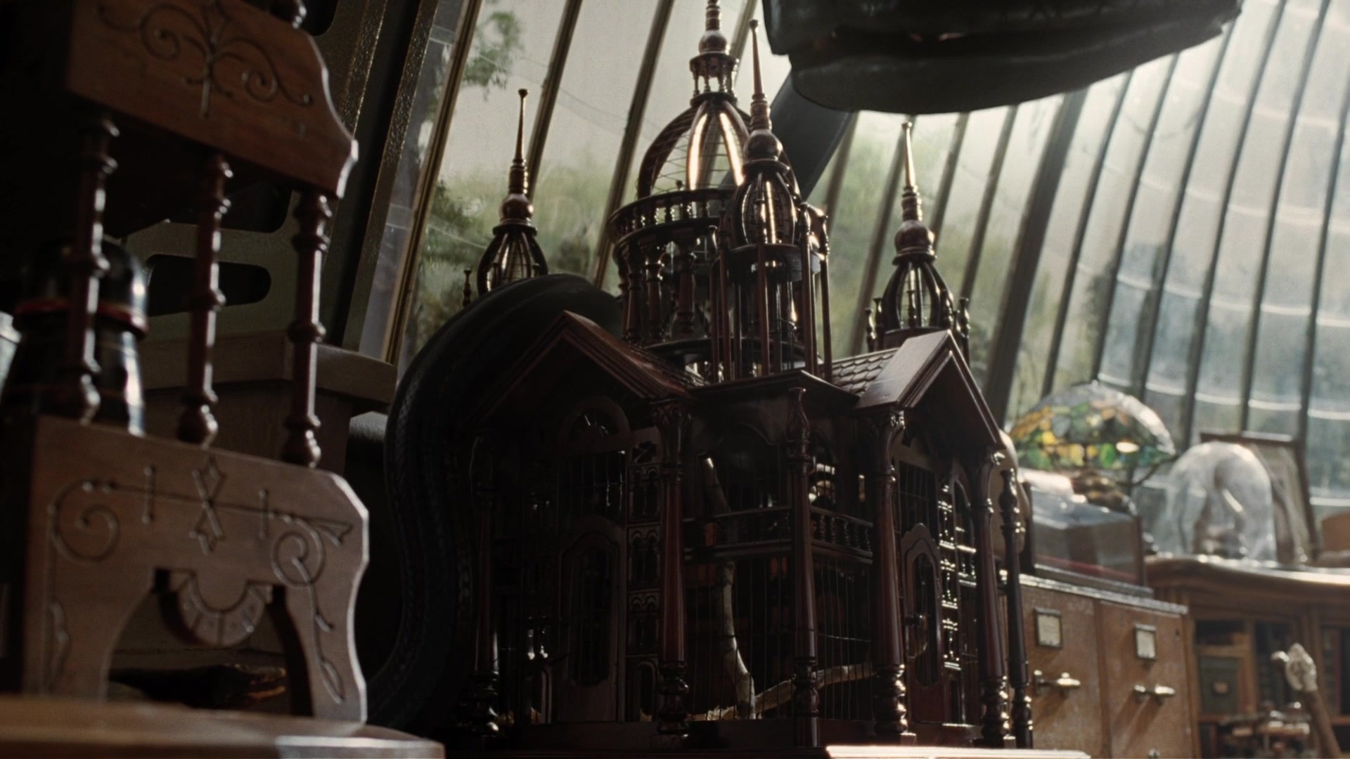 A Series of Unfortunate Events (2004), wide, 1.78:1 — film still
