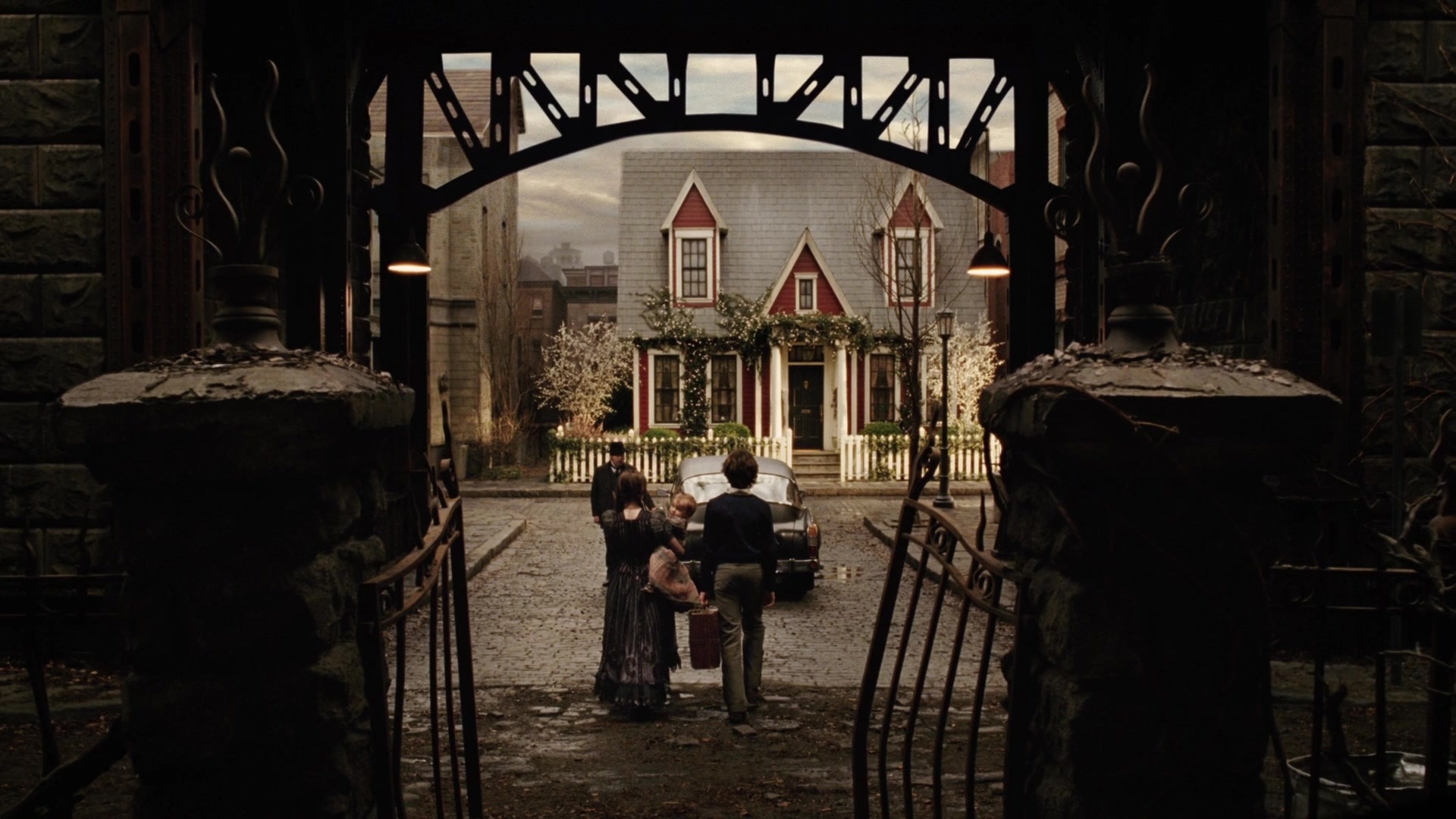 A Series of Unfortunate Events (2004), wide, 1.78:1 — film still