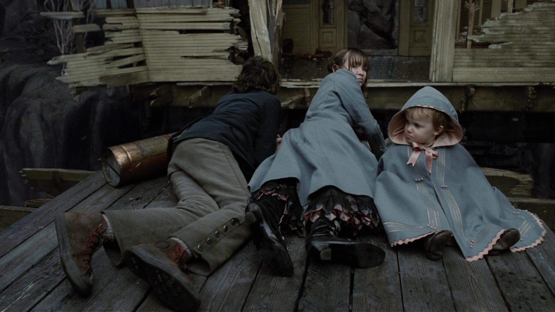 A Series of Unfortunate Events (2004), wide, 1.78:1 — film still