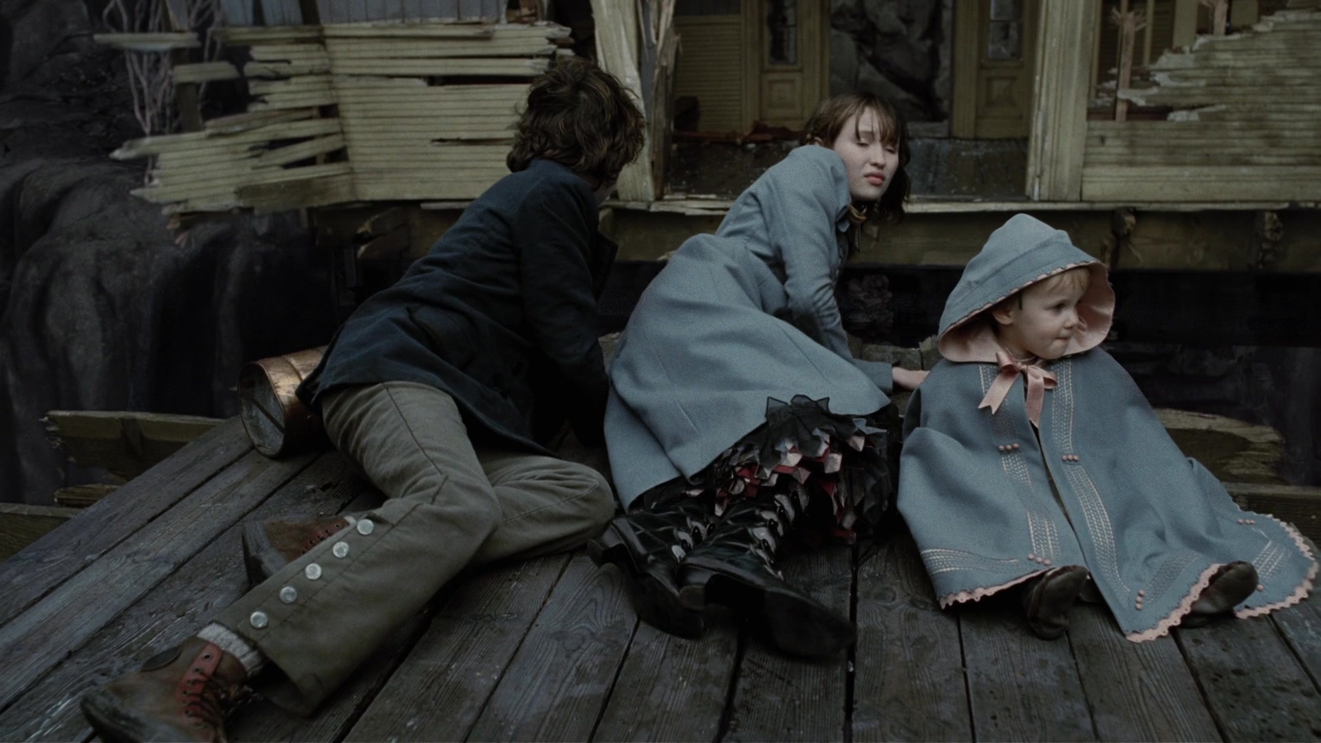 A Series of Unfortunate Events (2004), wide, 1.78:1 — film still