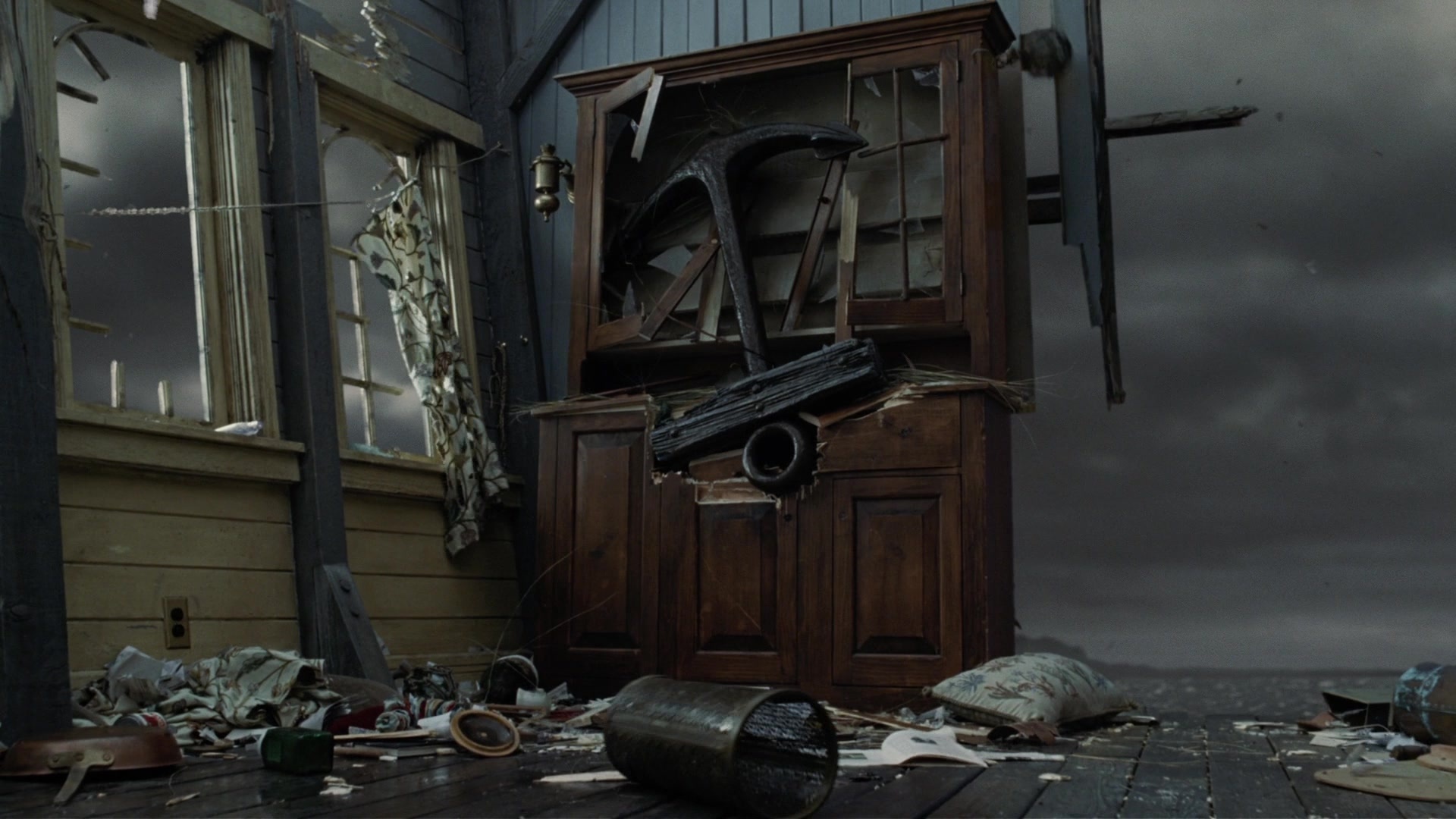 A Series of Unfortunate Events (2004), wide, 1.78:1 — film still