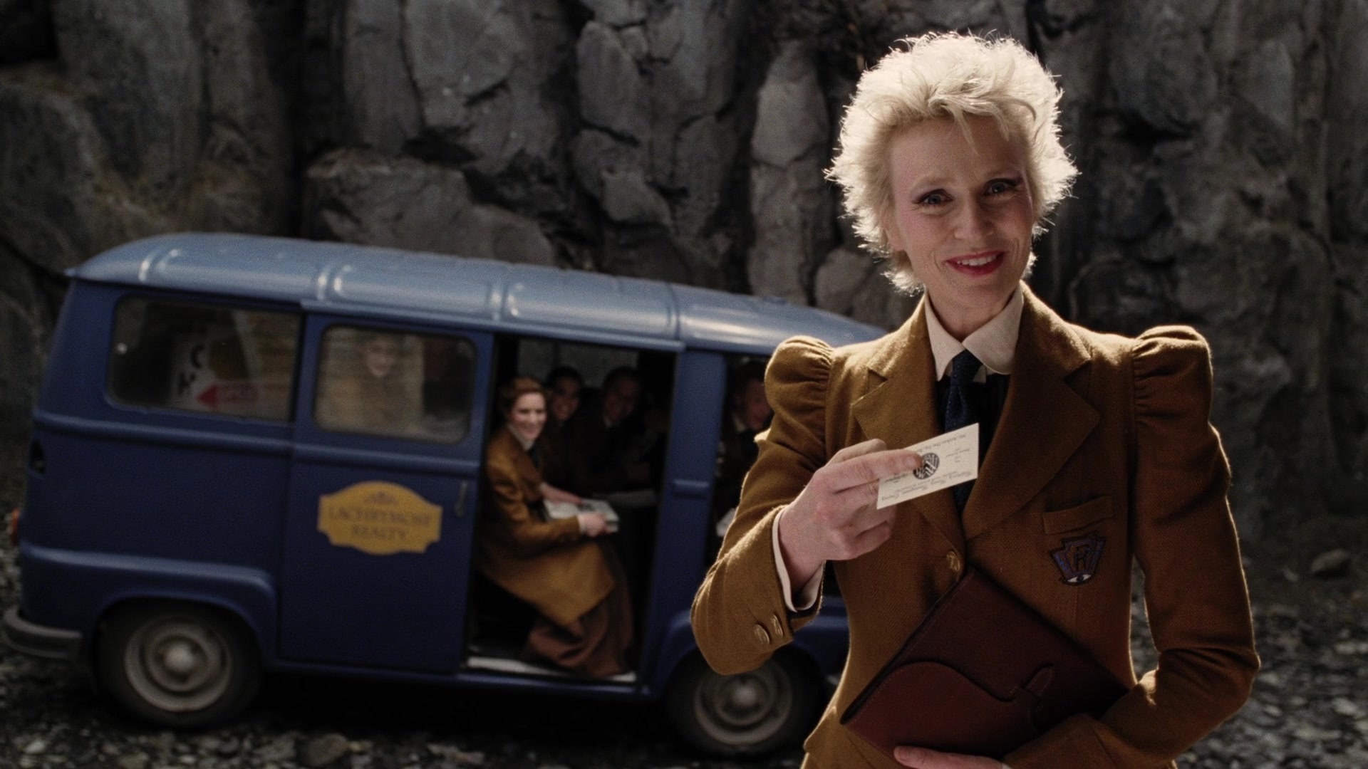 A Series of Unfortunate Events (2004), wide, 1.78:1 — film still