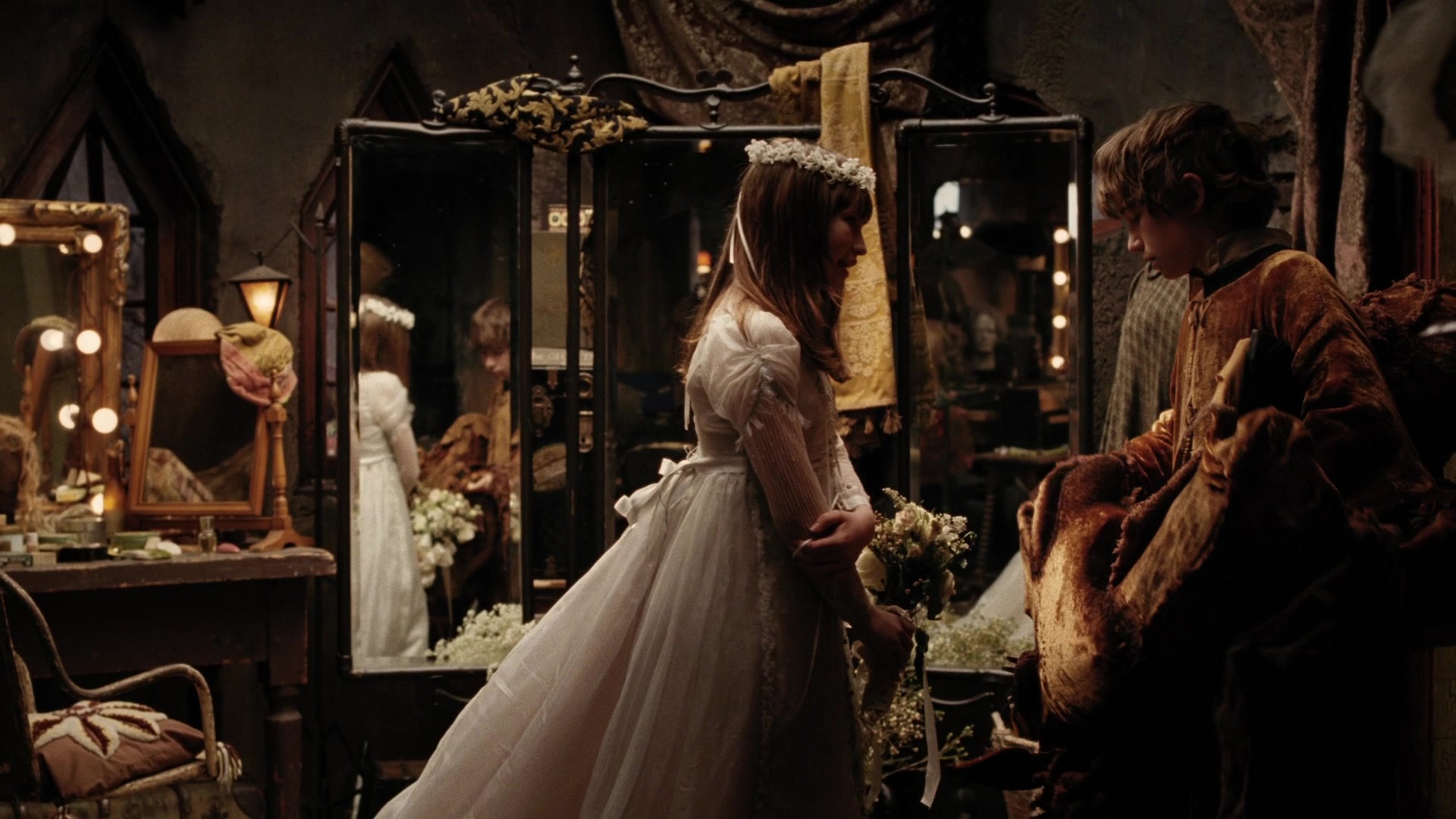 A Series of Unfortunate Events (2004), wide, 1.78:1 — film still