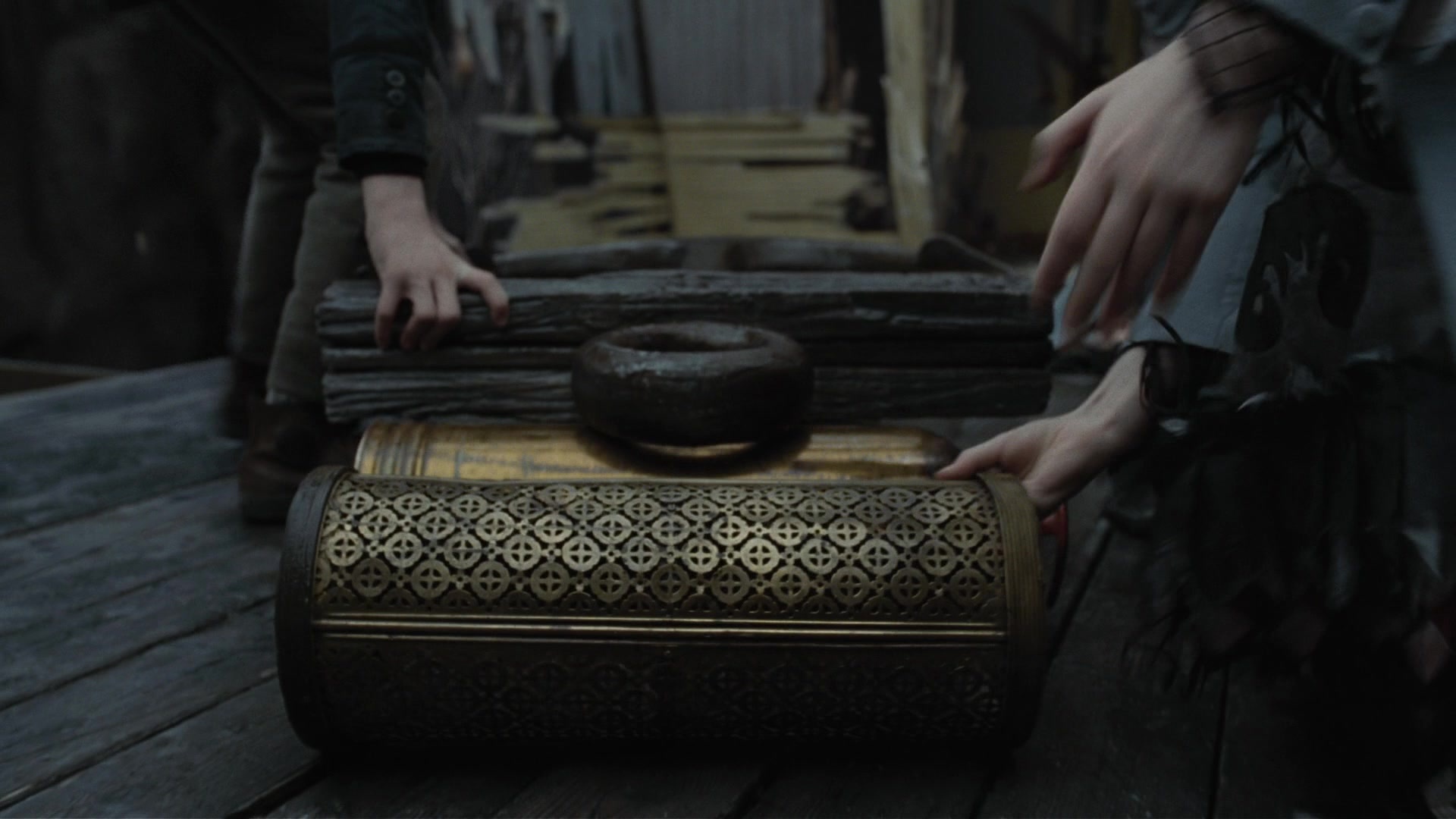 A Series of Unfortunate Events (2004), wide, 1.78:1 — film still