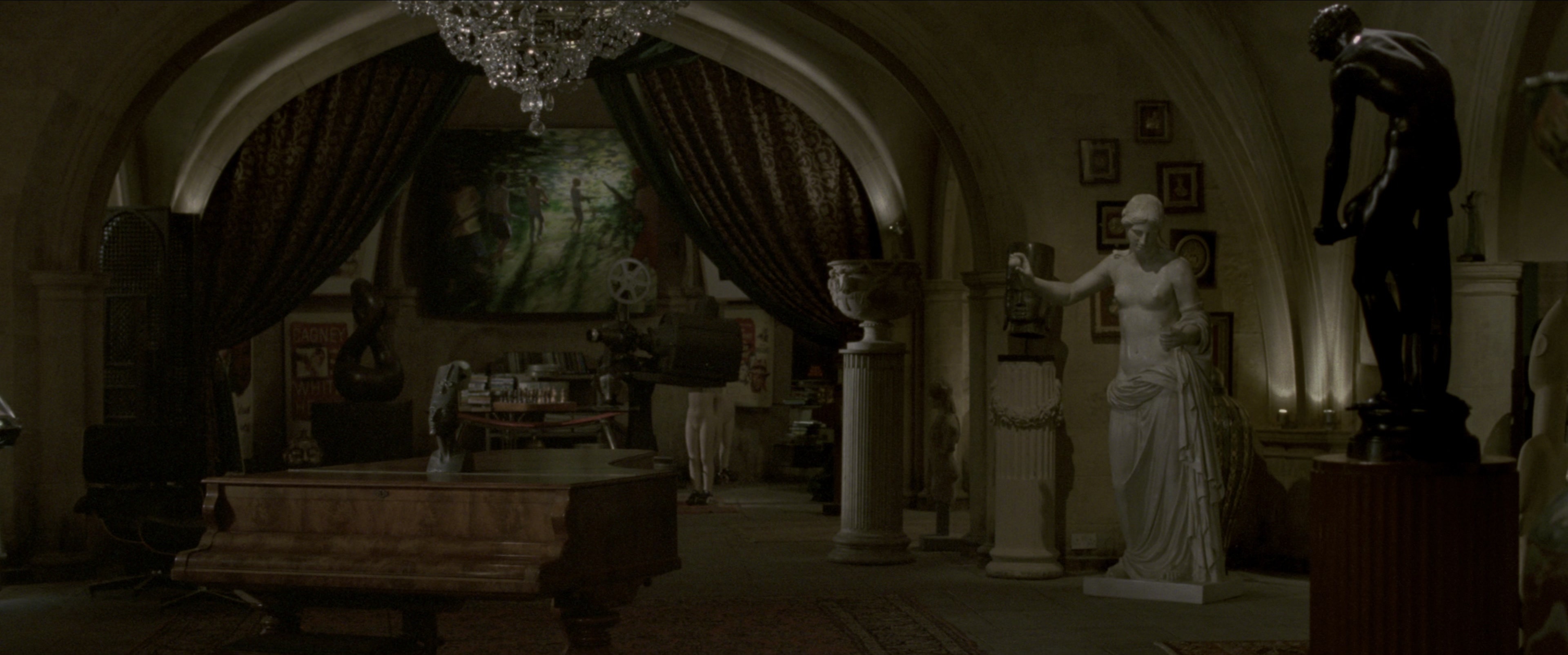 V for Vendetta (2006), wide, 2.39:1 — film still