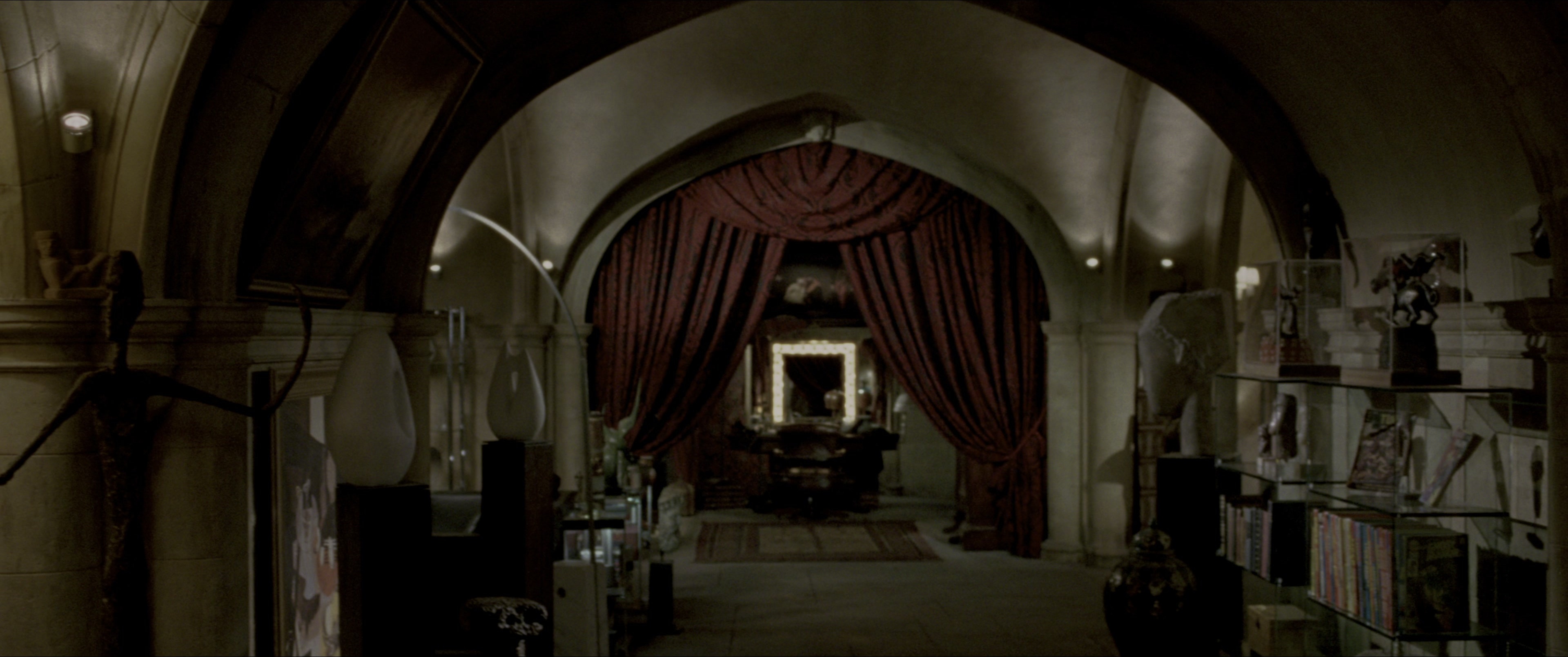 V for Vendetta (2006), wide, 2.39:1 — film still