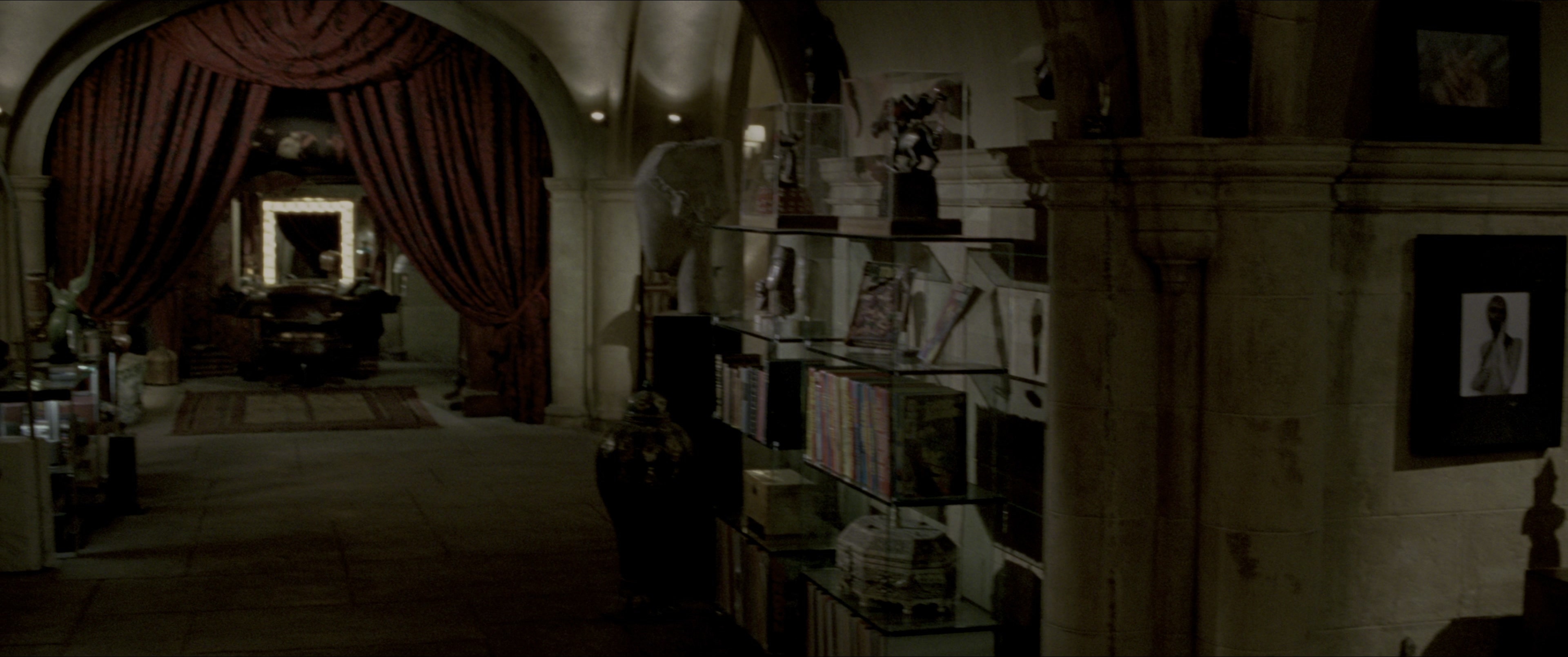 V for Vendetta (2006), wide, 2.39:1 — film still