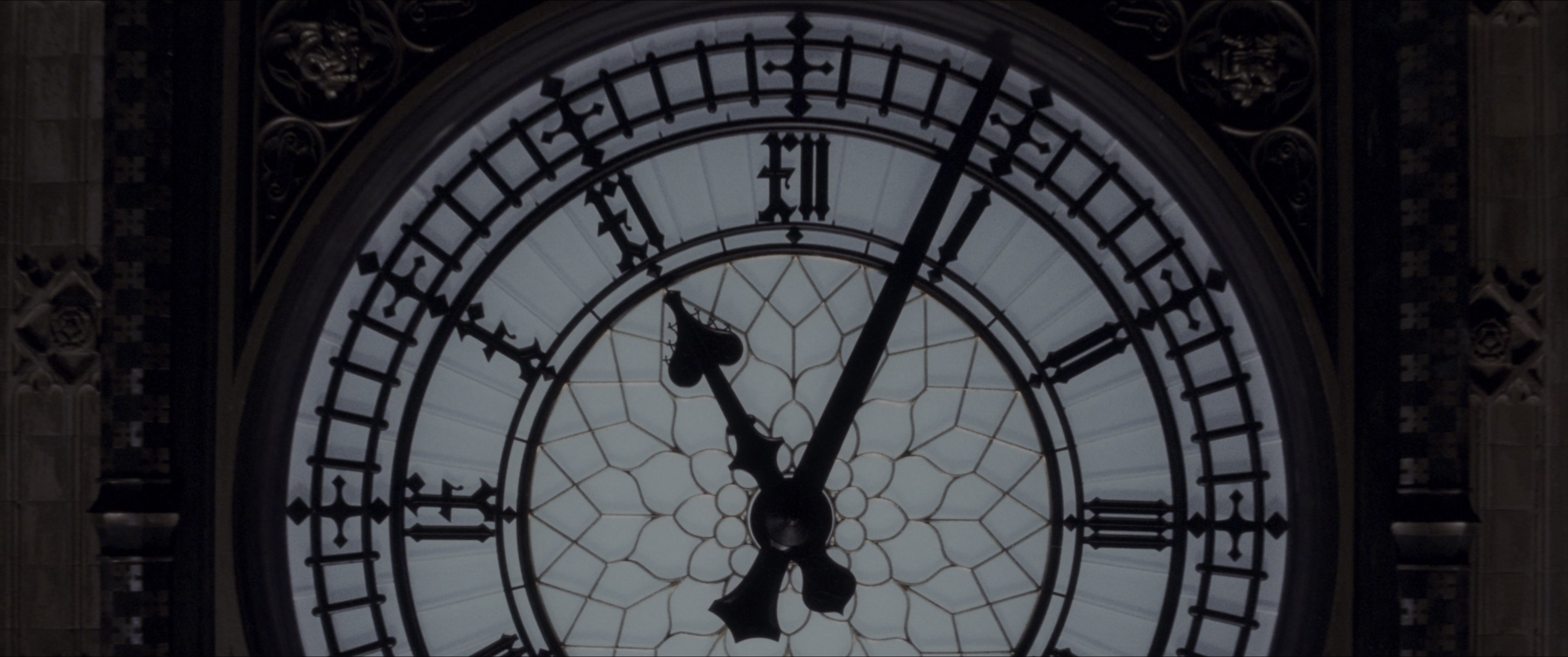 V for Vendetta (2006), wide, 2.39:1 — film still