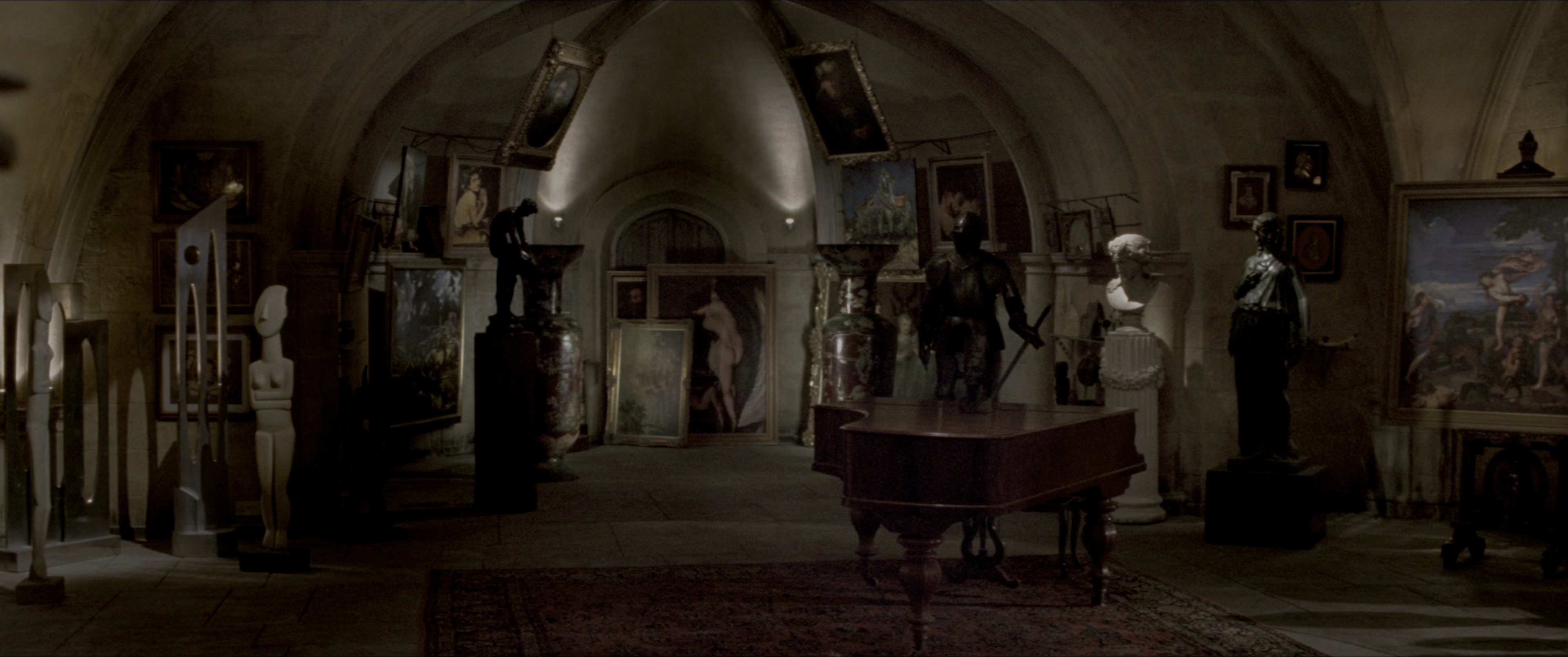 V for Vendetta (2006), wide, 2.39:1 — film still