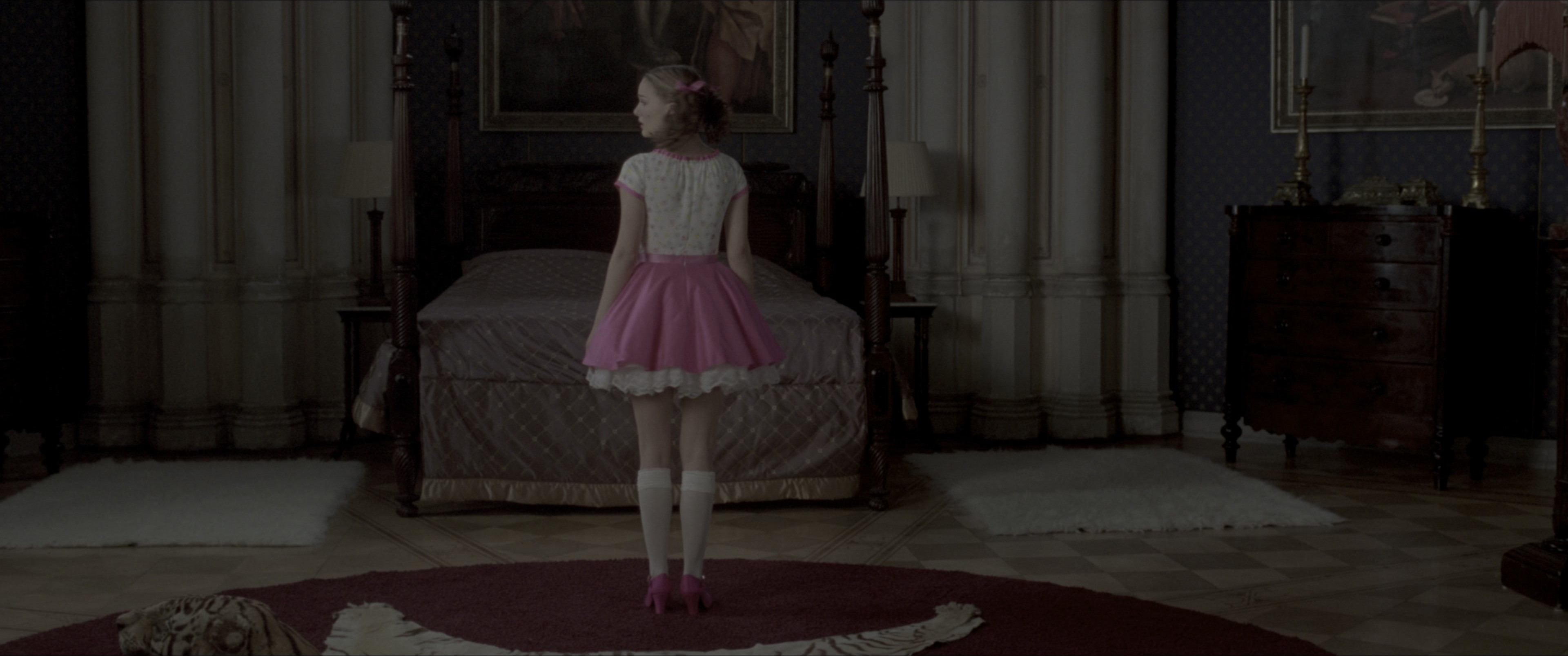V for Vendetta (2006), wide, 2.39:1 — film still