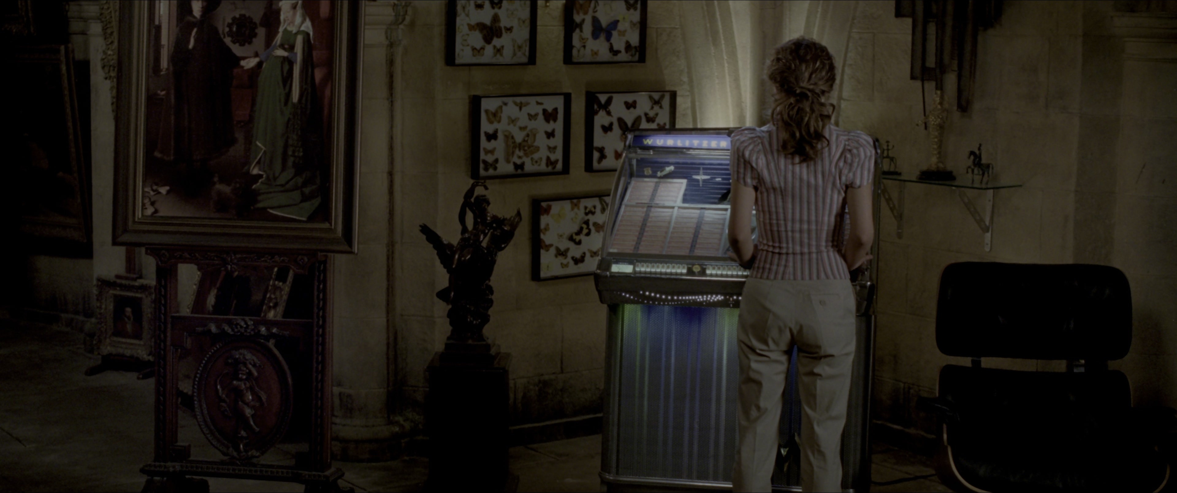 V for Vendetta (2006), wide, 2.39:1 — film still
