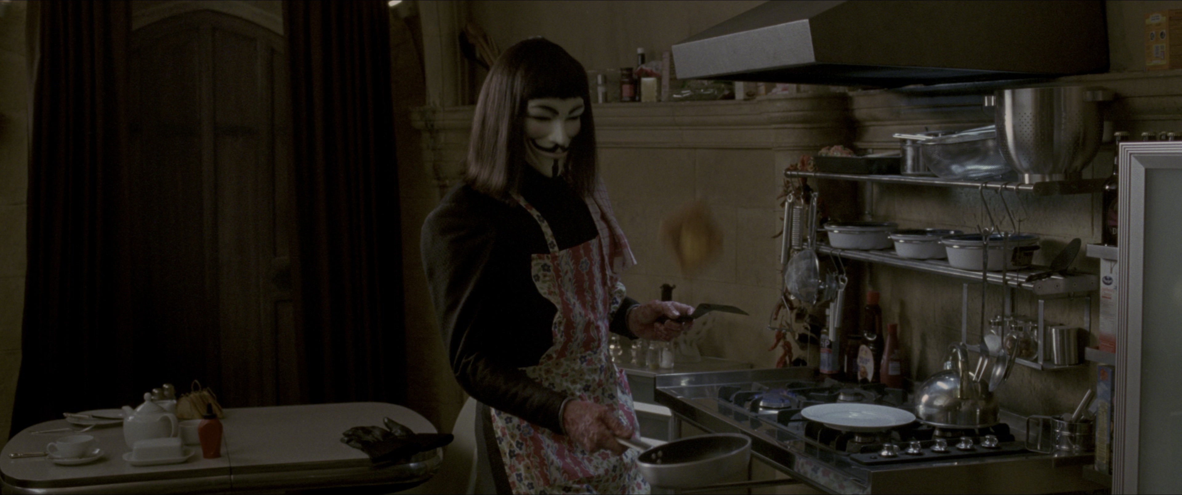 V for Vendetta (2006), wide, 2.39:1 — film still