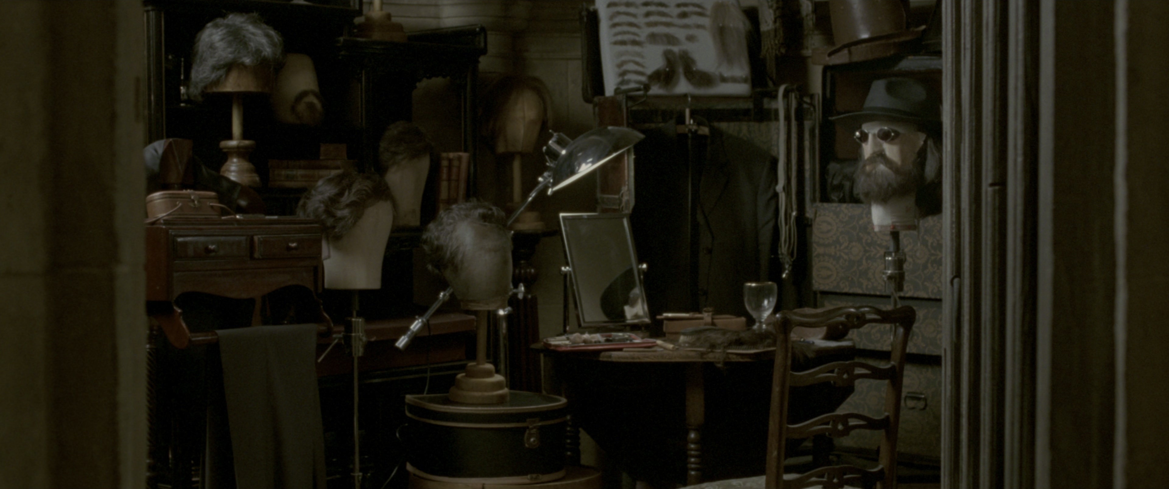 V for Vendetta (2006), wide, 2.39:1 — film still
