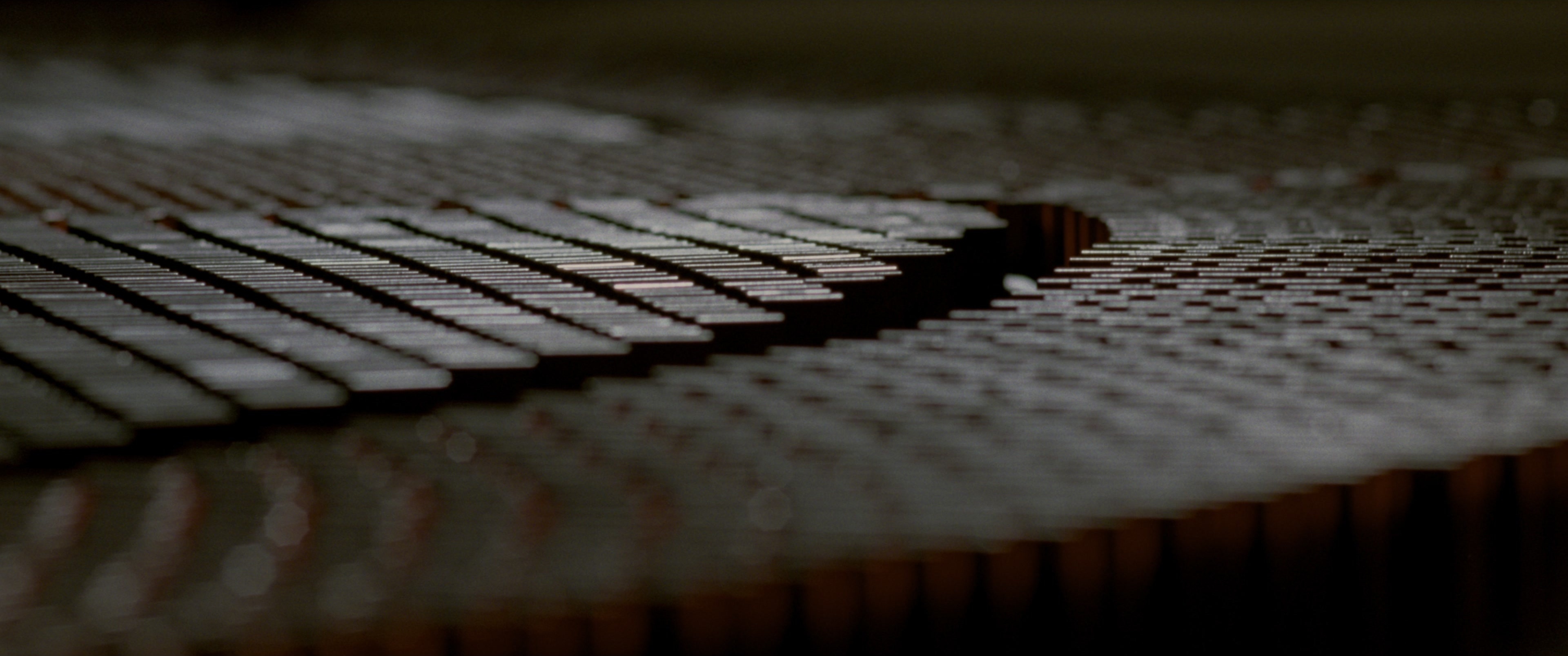 V for Vendetta (2006), wide, 2.39:1 — film still