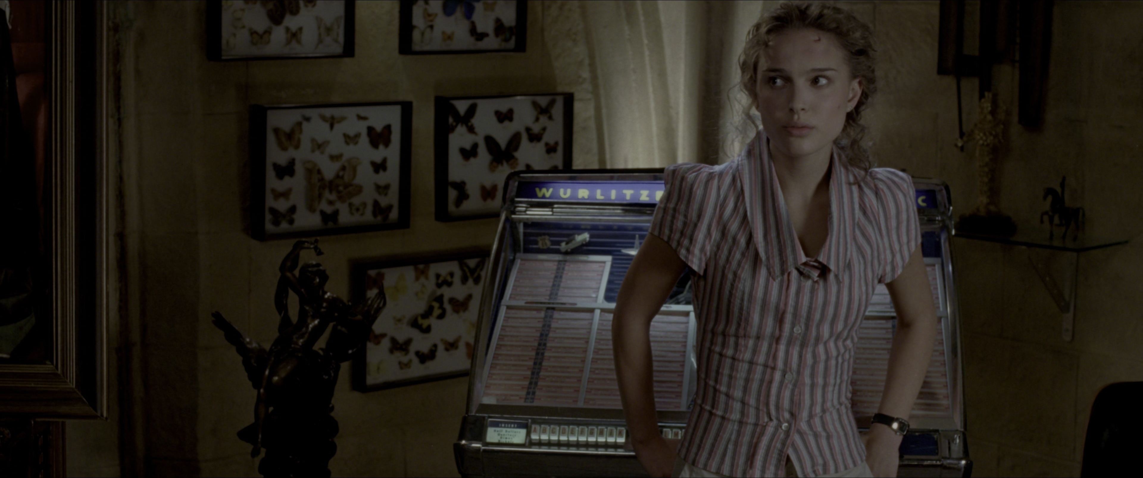 V for Vendetta (2006), wide, 2.39:1 — film still