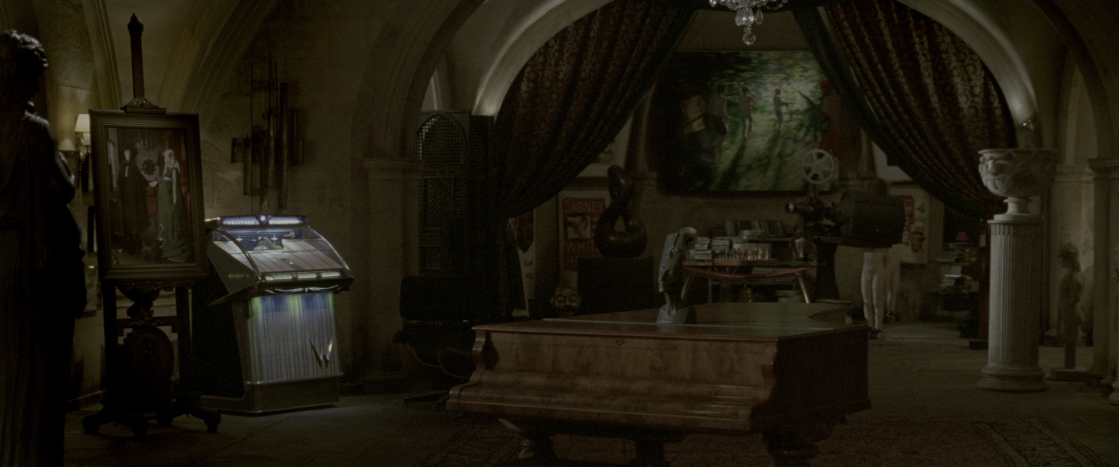 V for Vendetta (2006), wide, 2.39:1 — film still