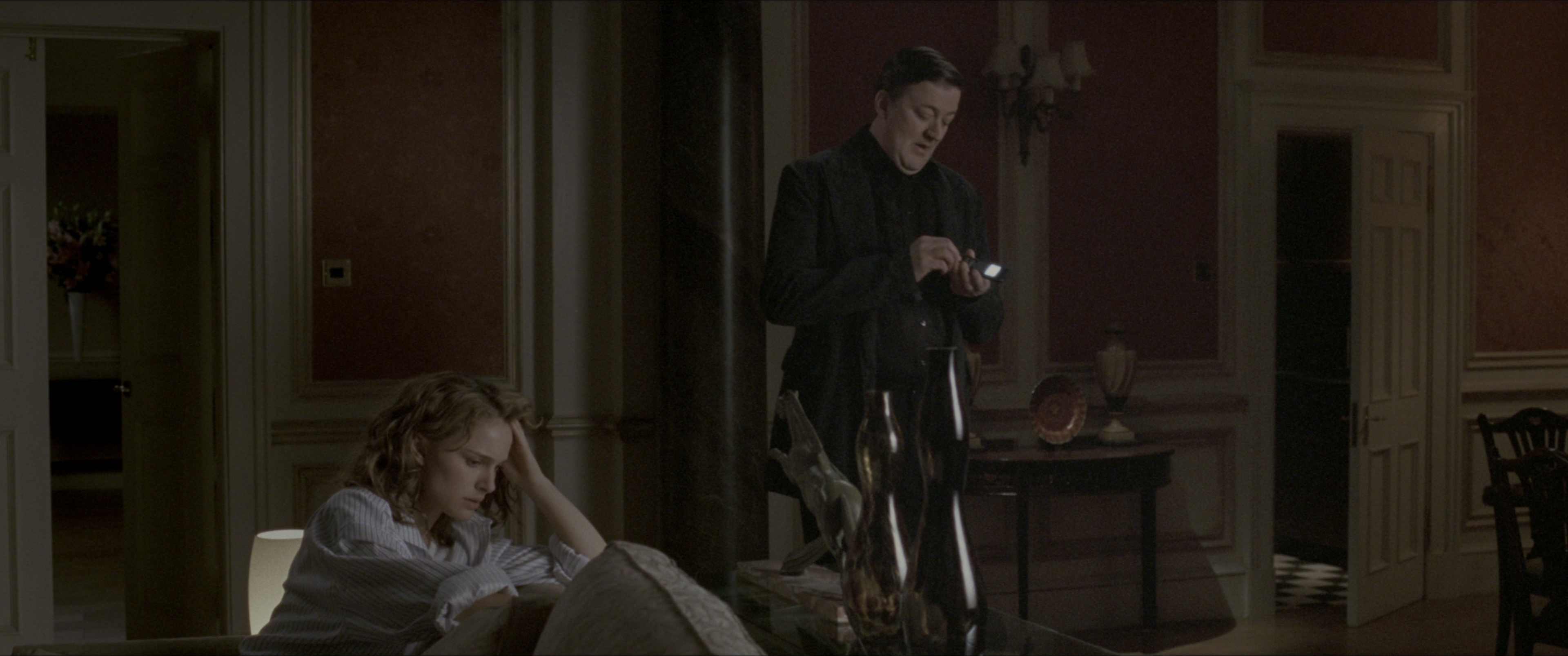 V for Vendetta (2006), wide, 2.39:1 — film still