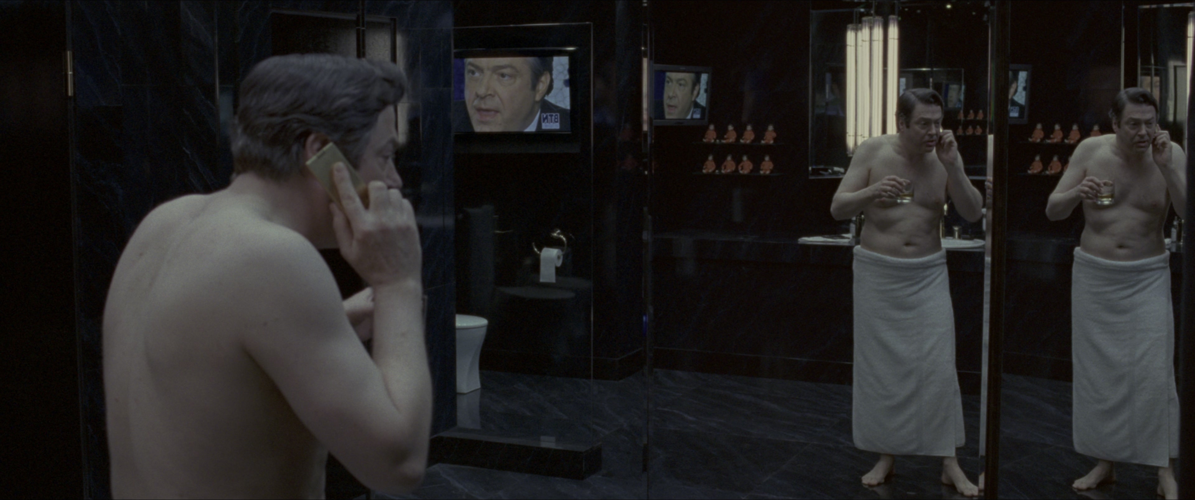 V for Vendetta (2006), wide, 2.39:1 — film still
