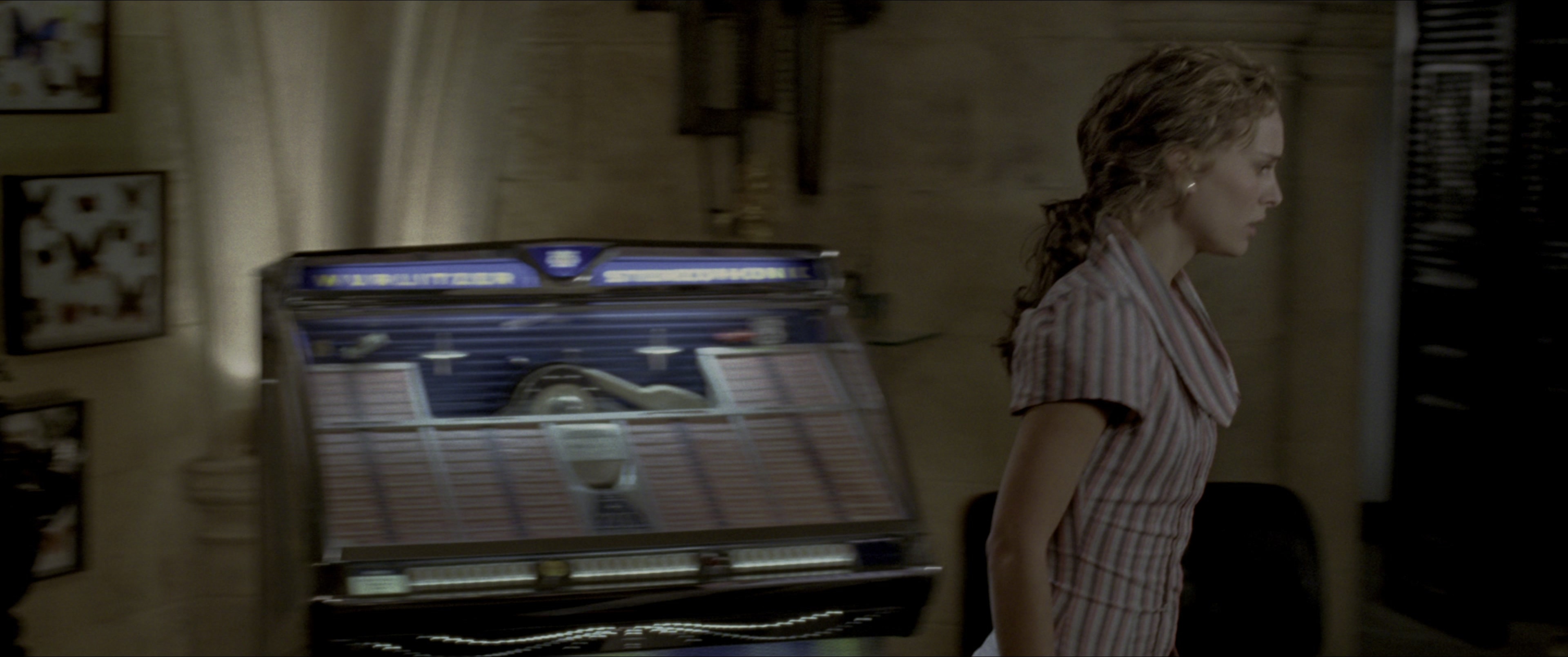 V for Vendetta (2006), wide, 2.39:1 — film still