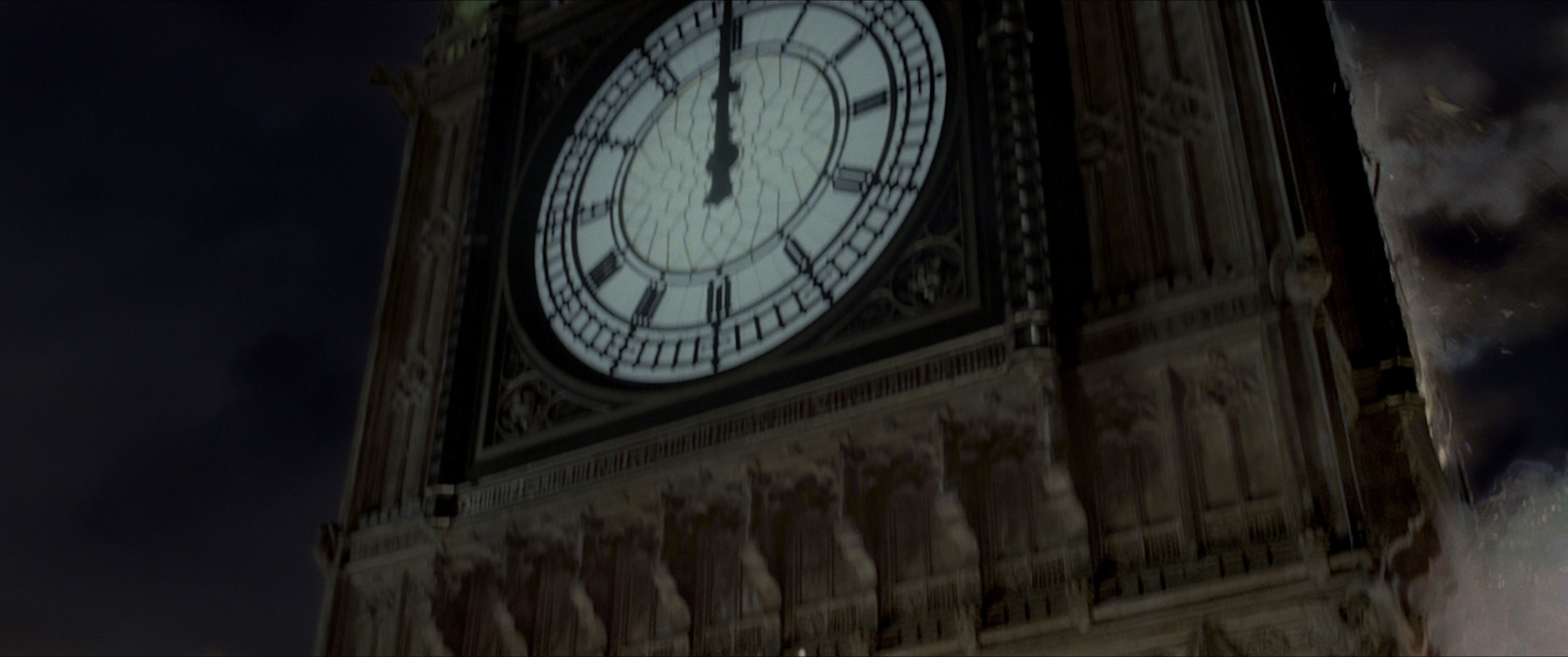 V for Vendetta (2006), wide, 2.39:1 — film still