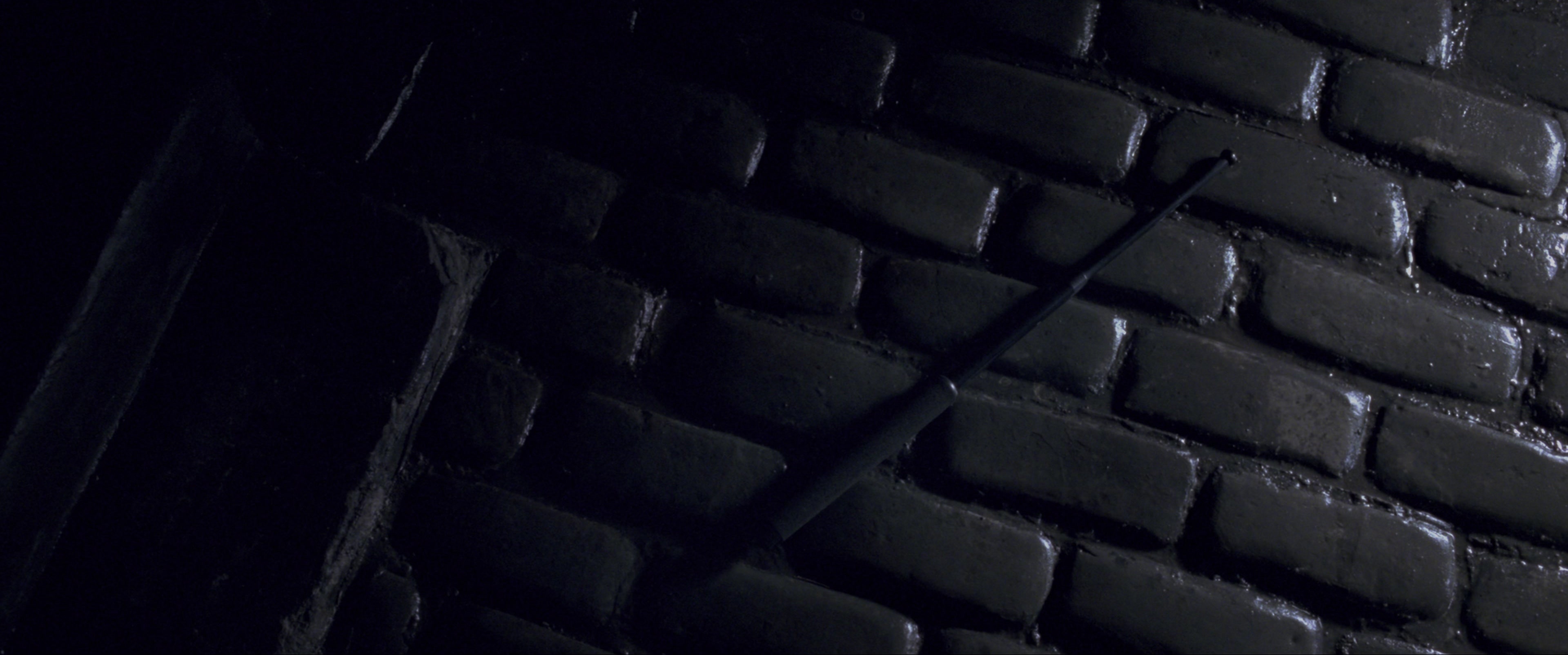 V for Vendetta (2006), wide, 2.39:1 — film still