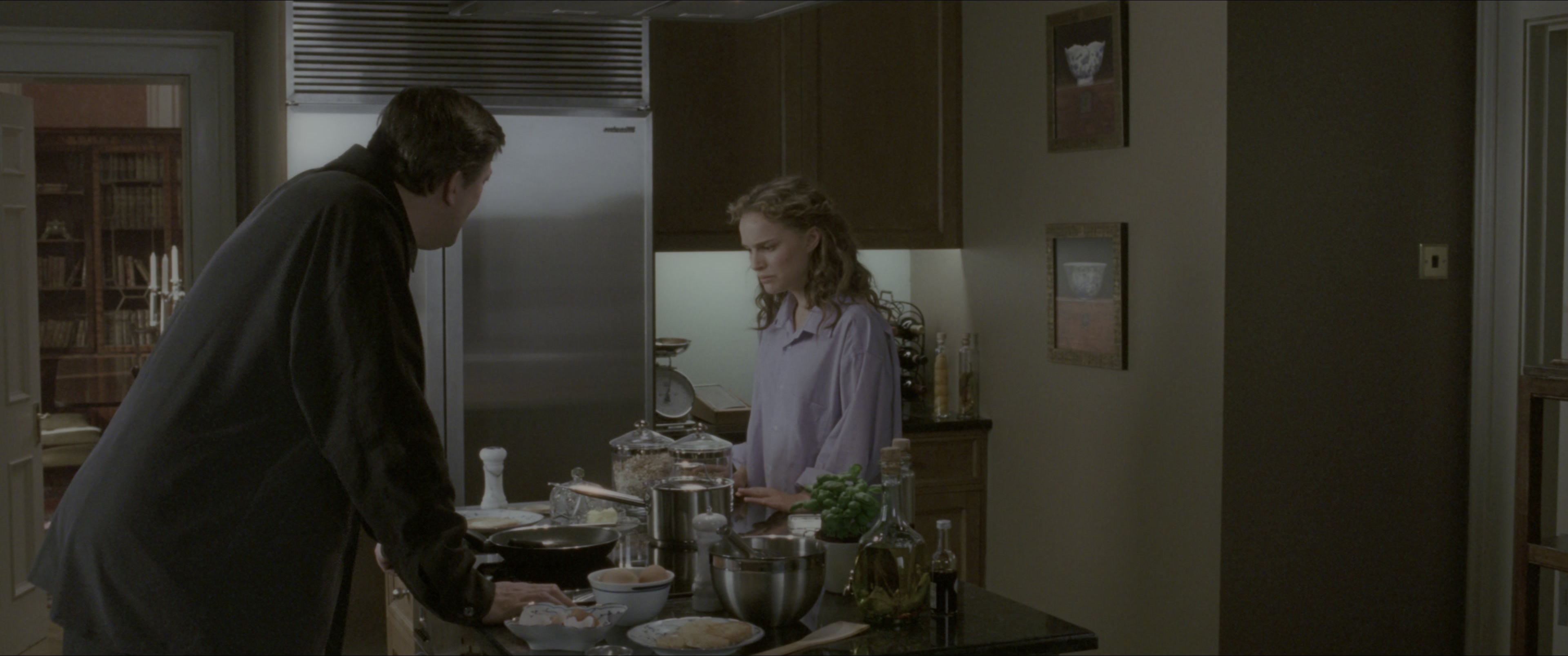 V for Vendetta (2006), wide, 2.39:1 — film still