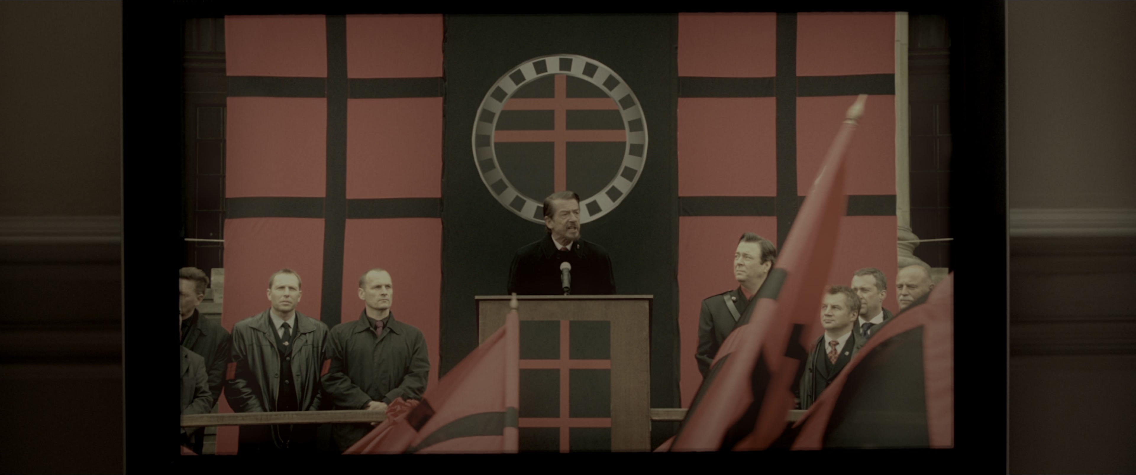 V for Vendetta (2006), wide, 2.39:1 — film still