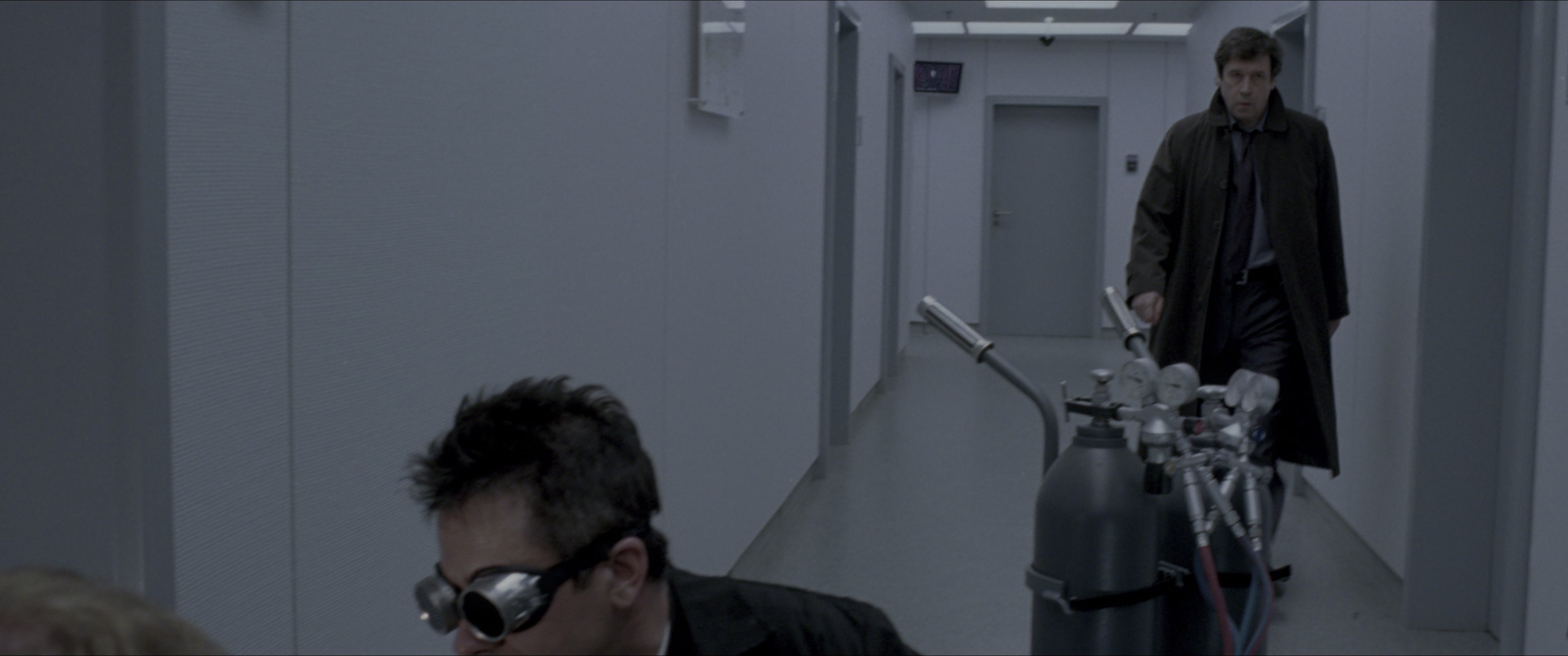 V for Vendetta (2006), wide, 2.39:1 — film still