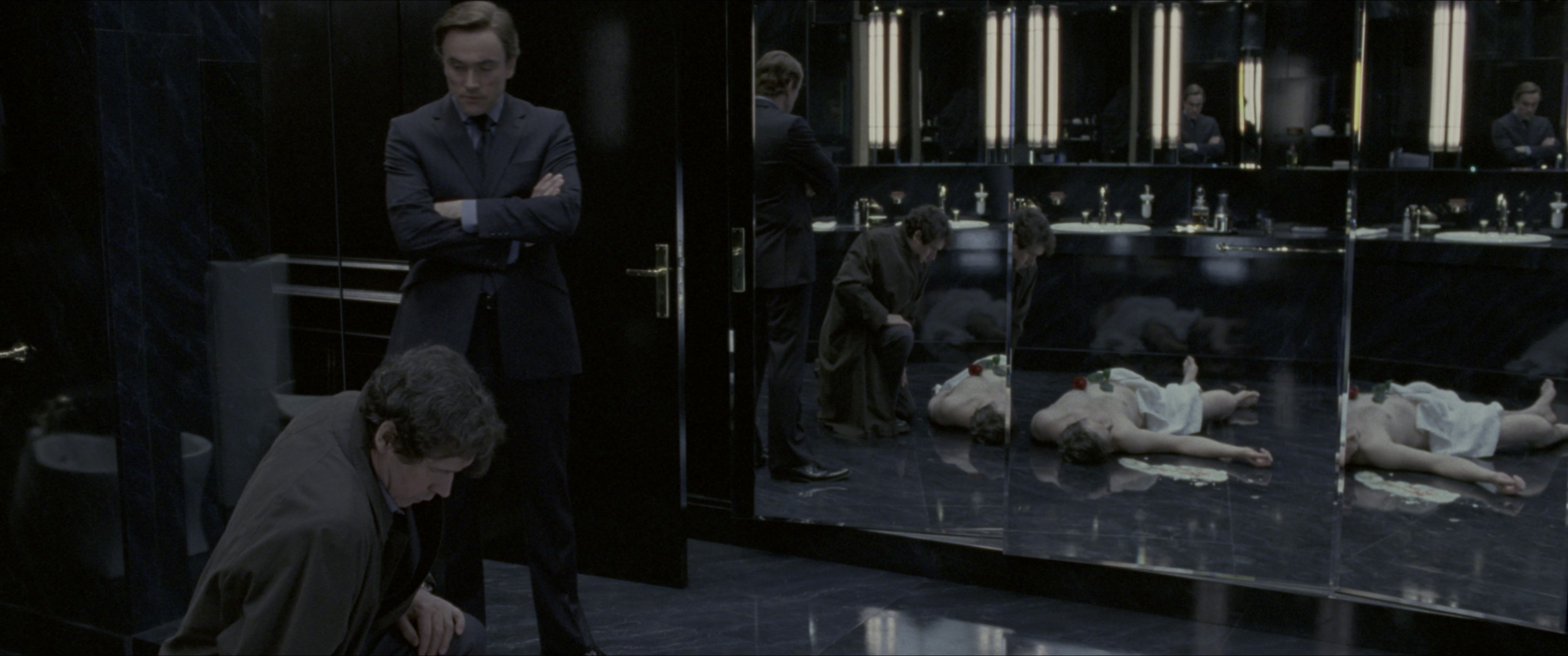 V for Vendetta (2006), wide, 2.39:1 — film still