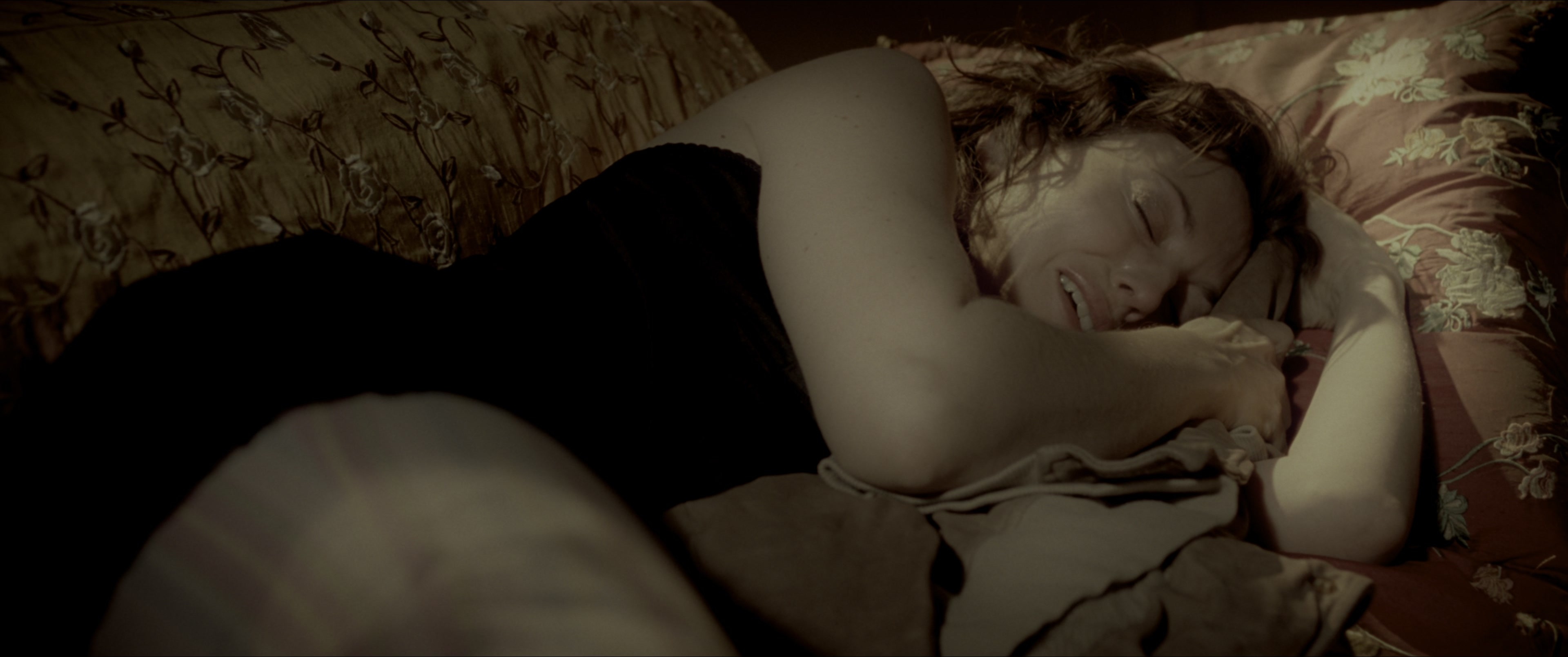 V for Vendetta (2006), wide, 2.39:1 — film still