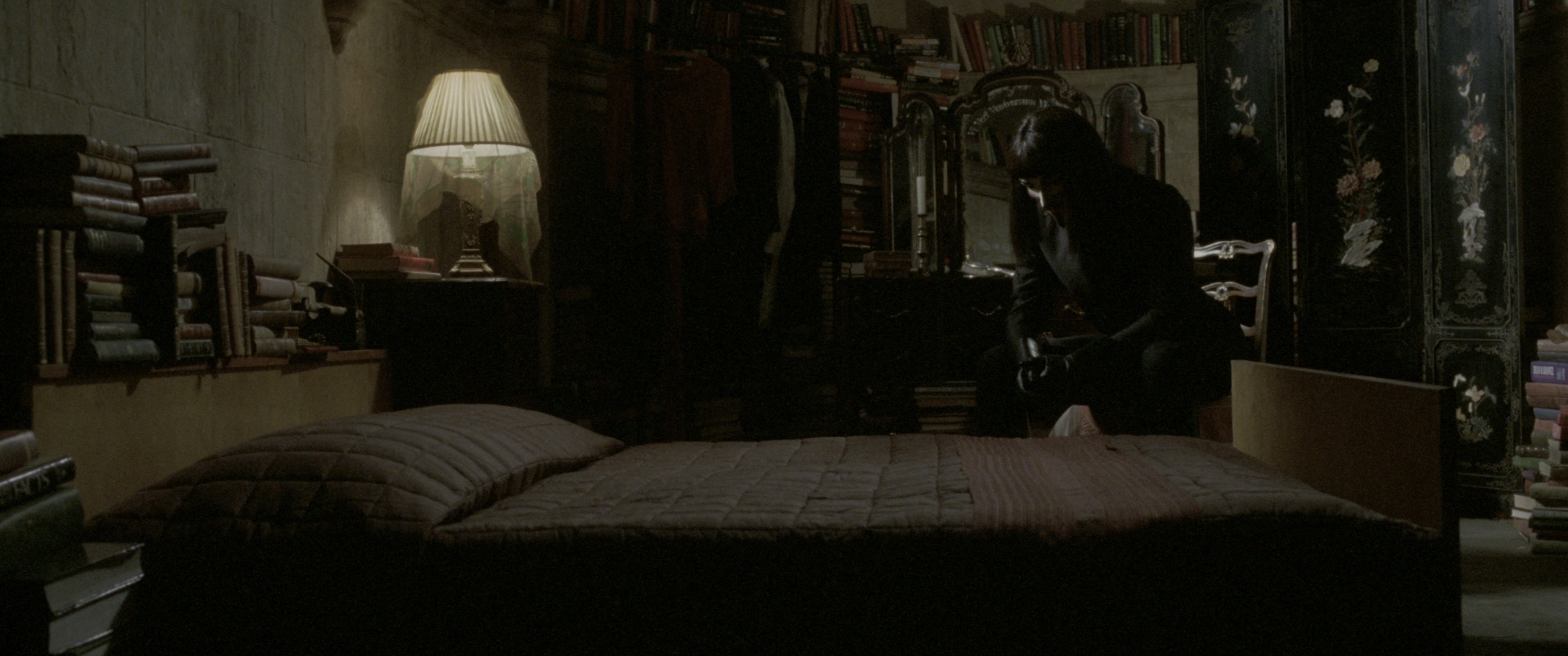 V for Vendetta (2006), wide, 2.39:1 — film still