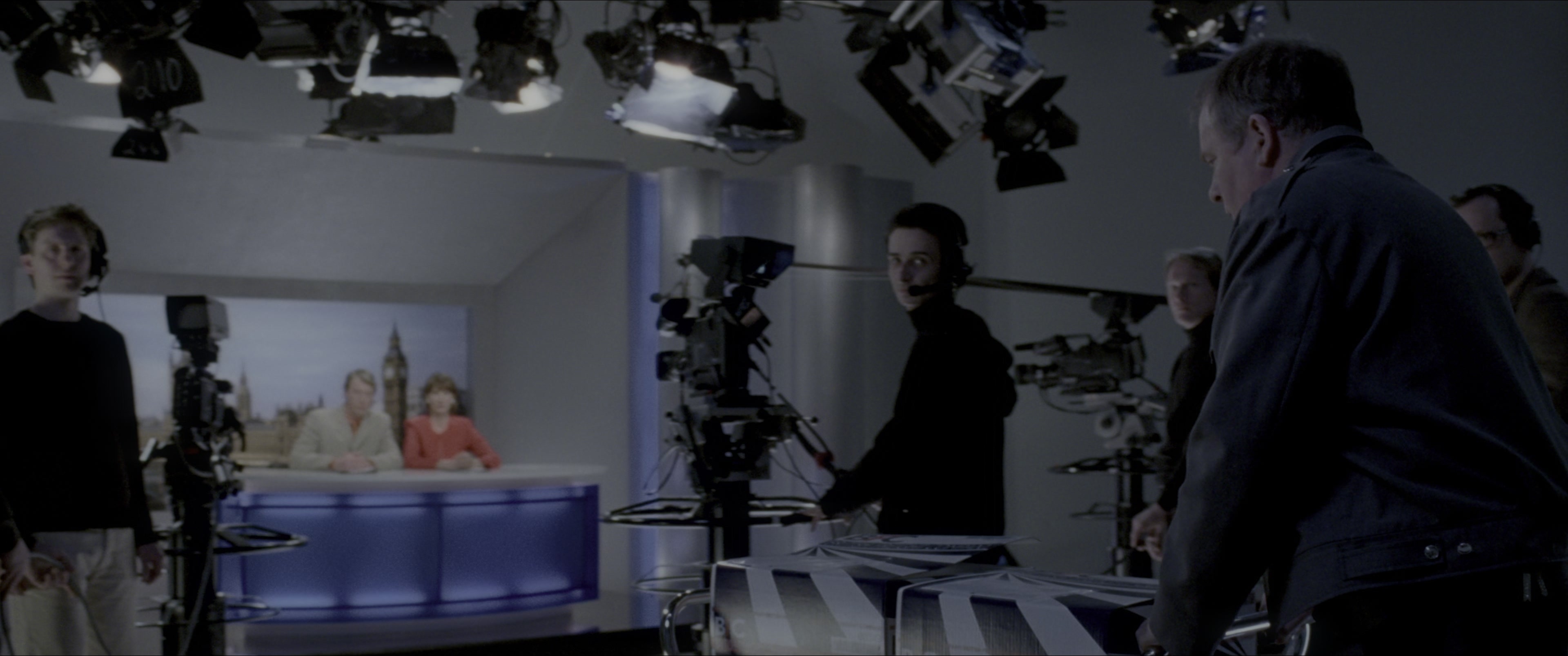 V for Vendetta (2006), wide, 2.39:1 — film still
