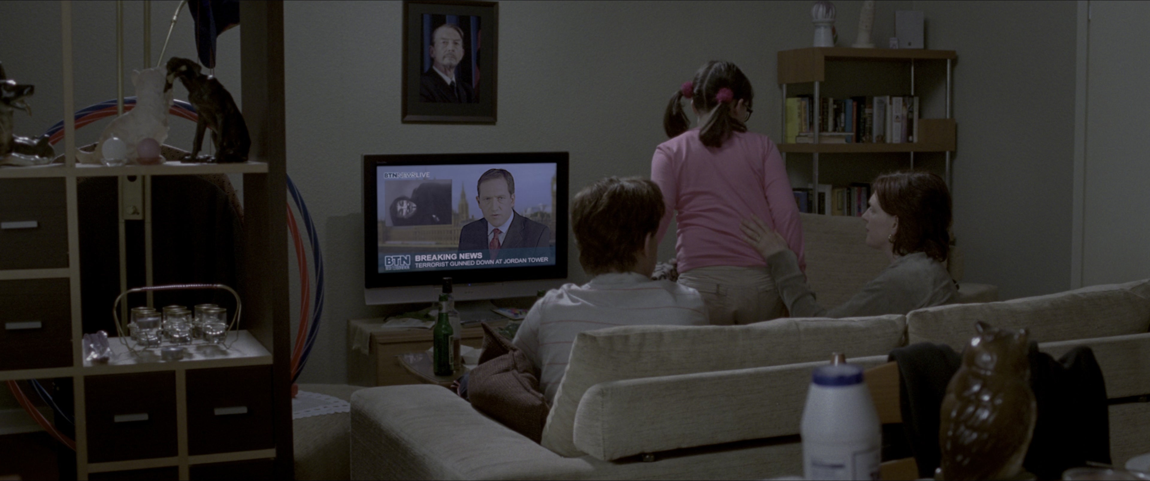 V for Vendetta (2006), wide, 2.39:1 — film still