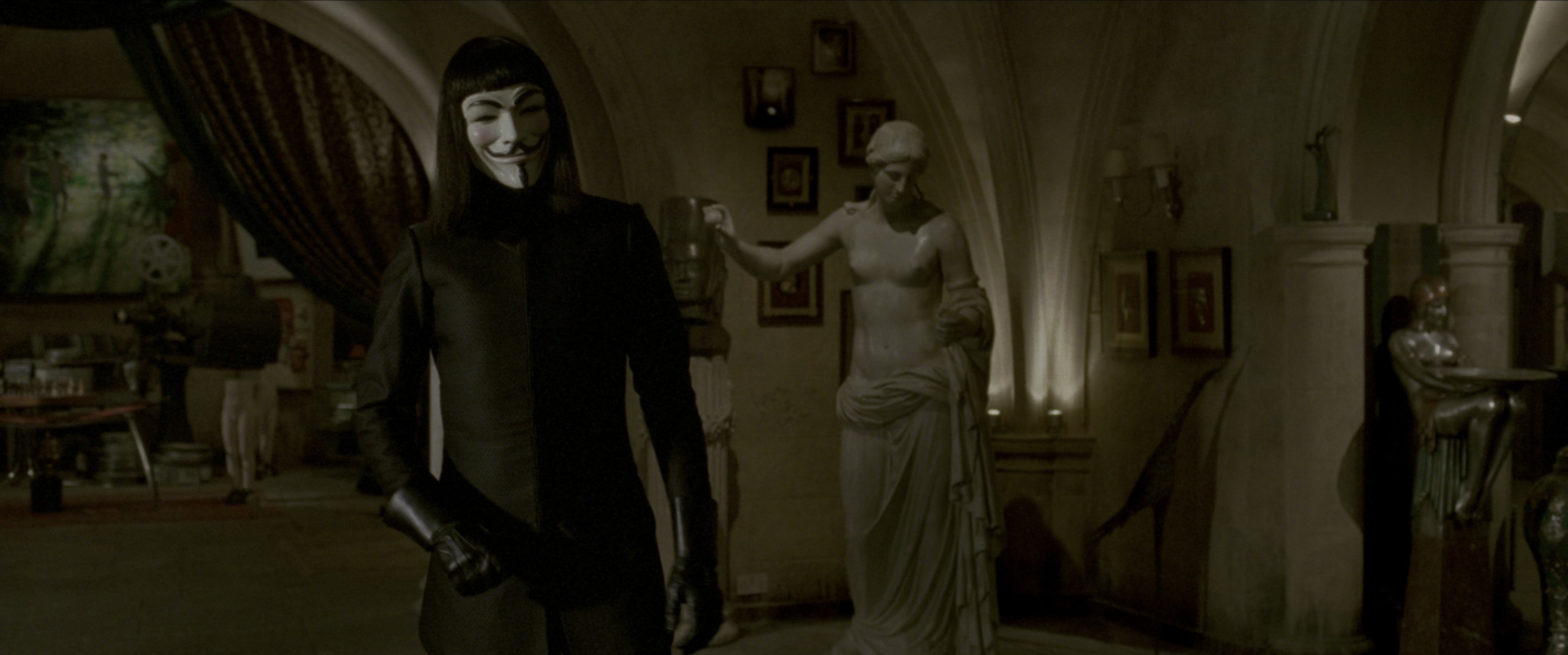 V for Vendetta (2006), wide, 2.39:1 — film still