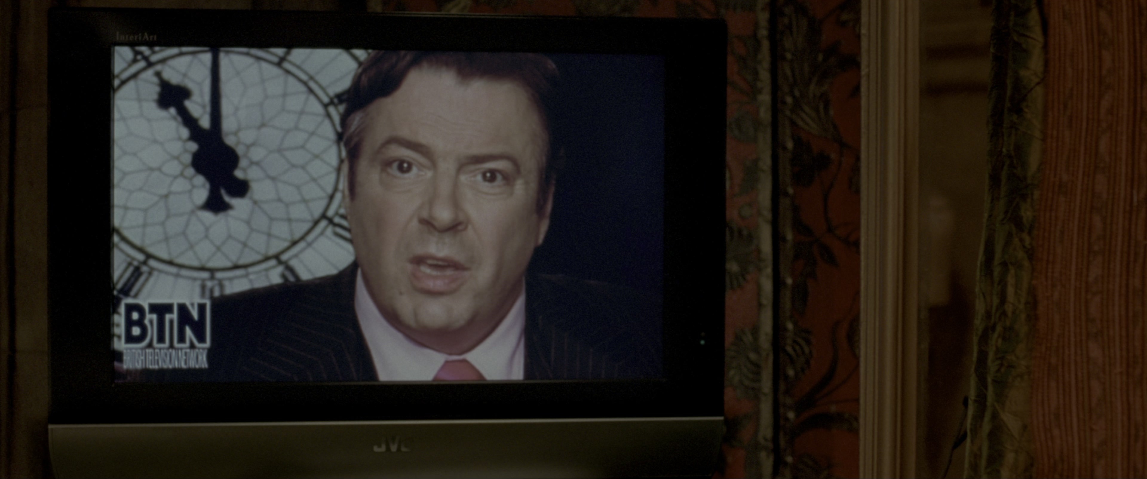 V for Vendetta (2006), medium, 2.39:1 — film still