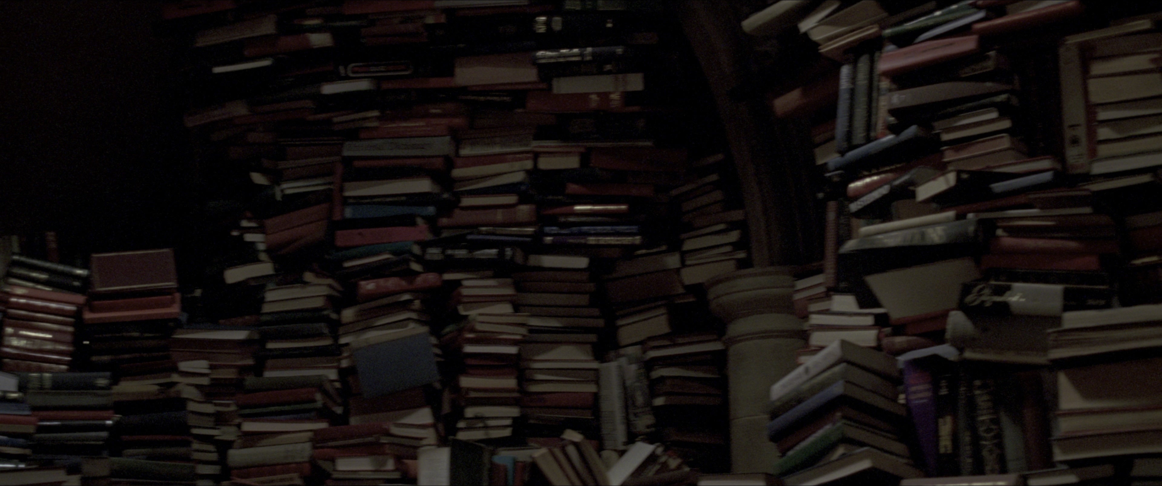 V for Vendetta (2006), wide, 2.39:1 — film still